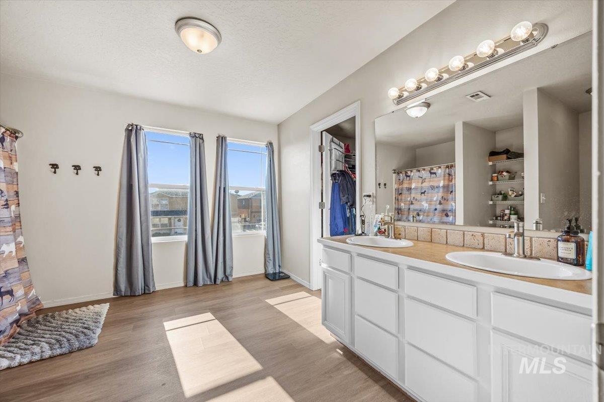 208 Parkland Way, Caldwell, Idaho 83605, 4 Bedrooms, 2.5 Bathrooms, Residential For Sale, Price $399,900,MLS 98961349