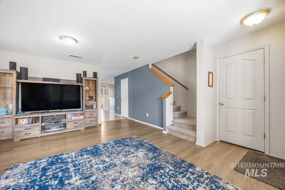 208 Parkland Way, Caldwell, Idaho 83605, 4 Bedrooms, 2.5 Bathrooms, Residential For Sale, Price $399,900,MLS 98961349