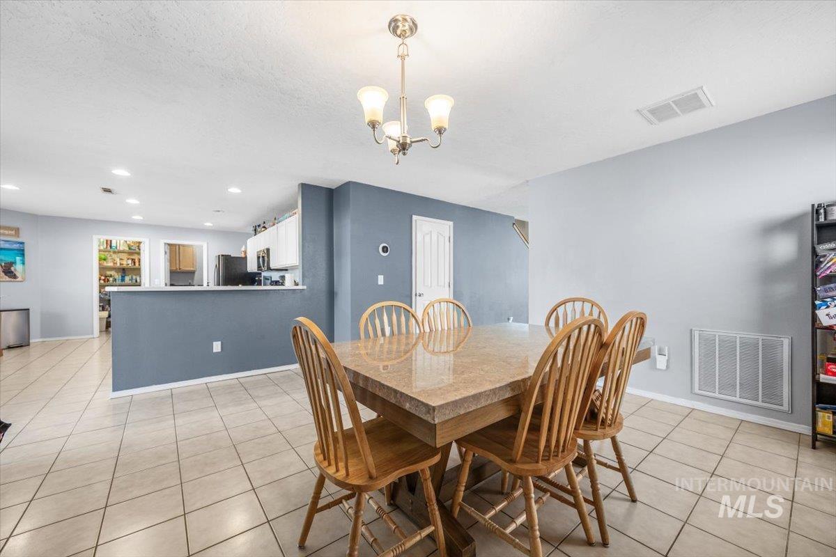 208 Parkland Way, Caldwell, Idaho 83605, 4 Bedrooms, 2.5 Bathrooms, Residential For Sale, Price $399,900,MLS 98961349