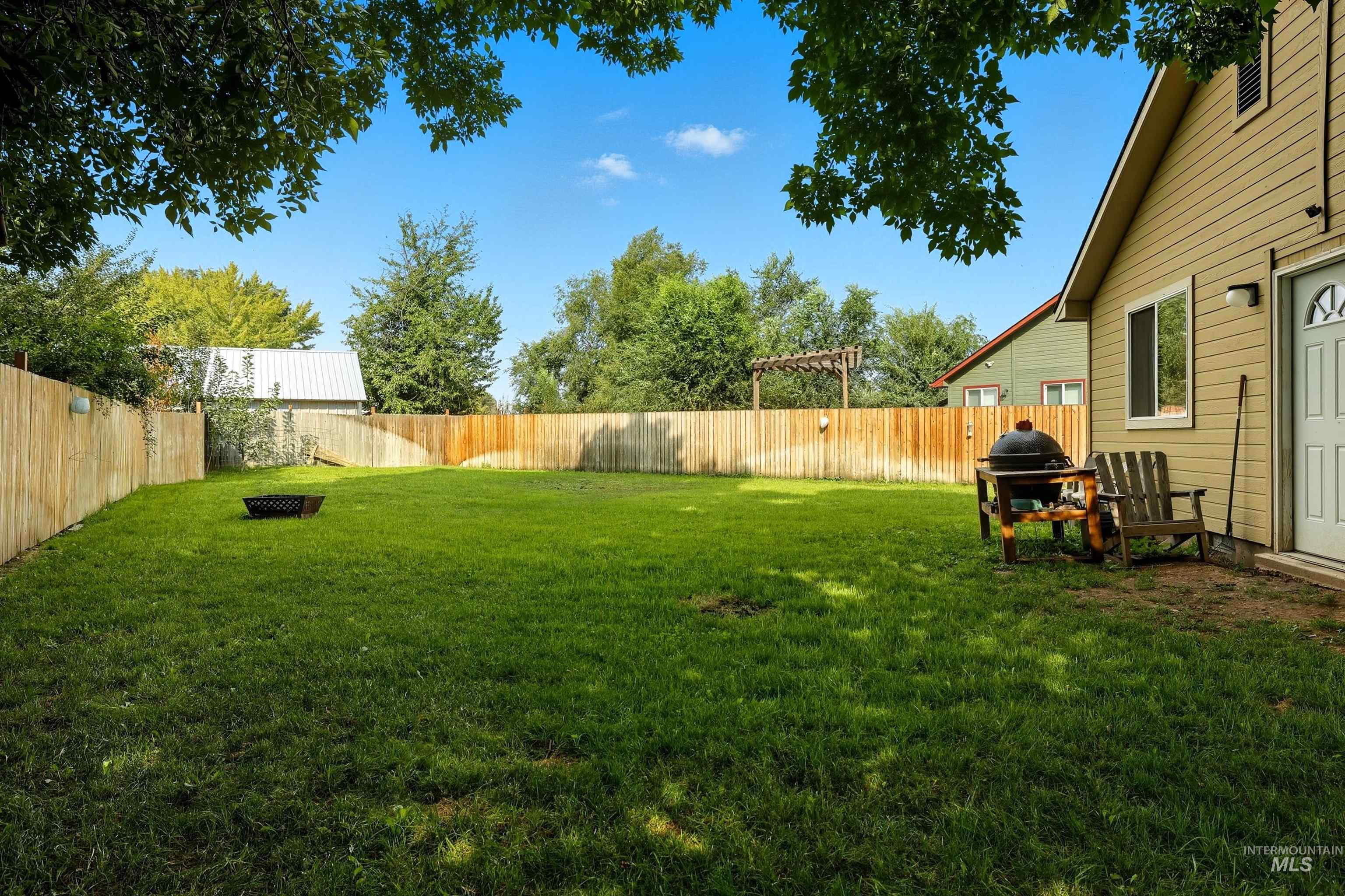 1067 W Butterfield Ave, Weiser, Idaho 83672-4701, 3 Bedrooms, 2 Bathrooms, Residential For Sale, Price $339,477,MLS 98961369