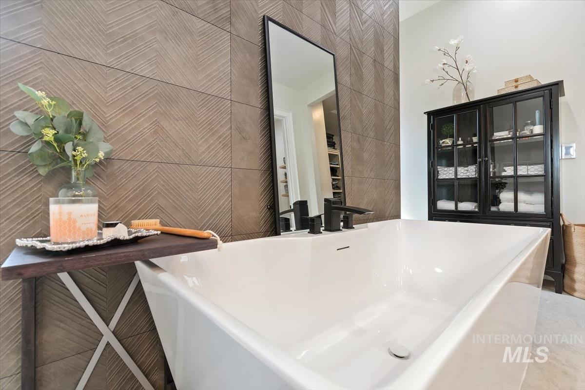 11500 N 17th Way, Boise, Idaho 83714, 3 Bedrooms, 2.5 Bathrooms, Residential For Sale, Price $1,699,900, 98961388