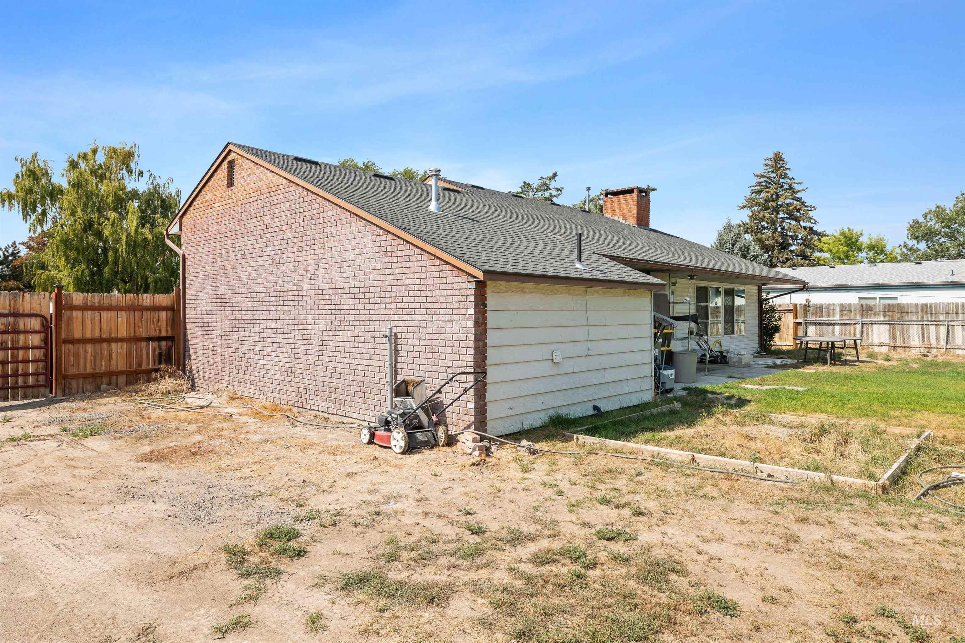 817 Union Avenue, Filer, Idaho 83301, 3 Bedrooms, 1 Bathroom, Residential For Sale, Price $310,000,MLS 98961391