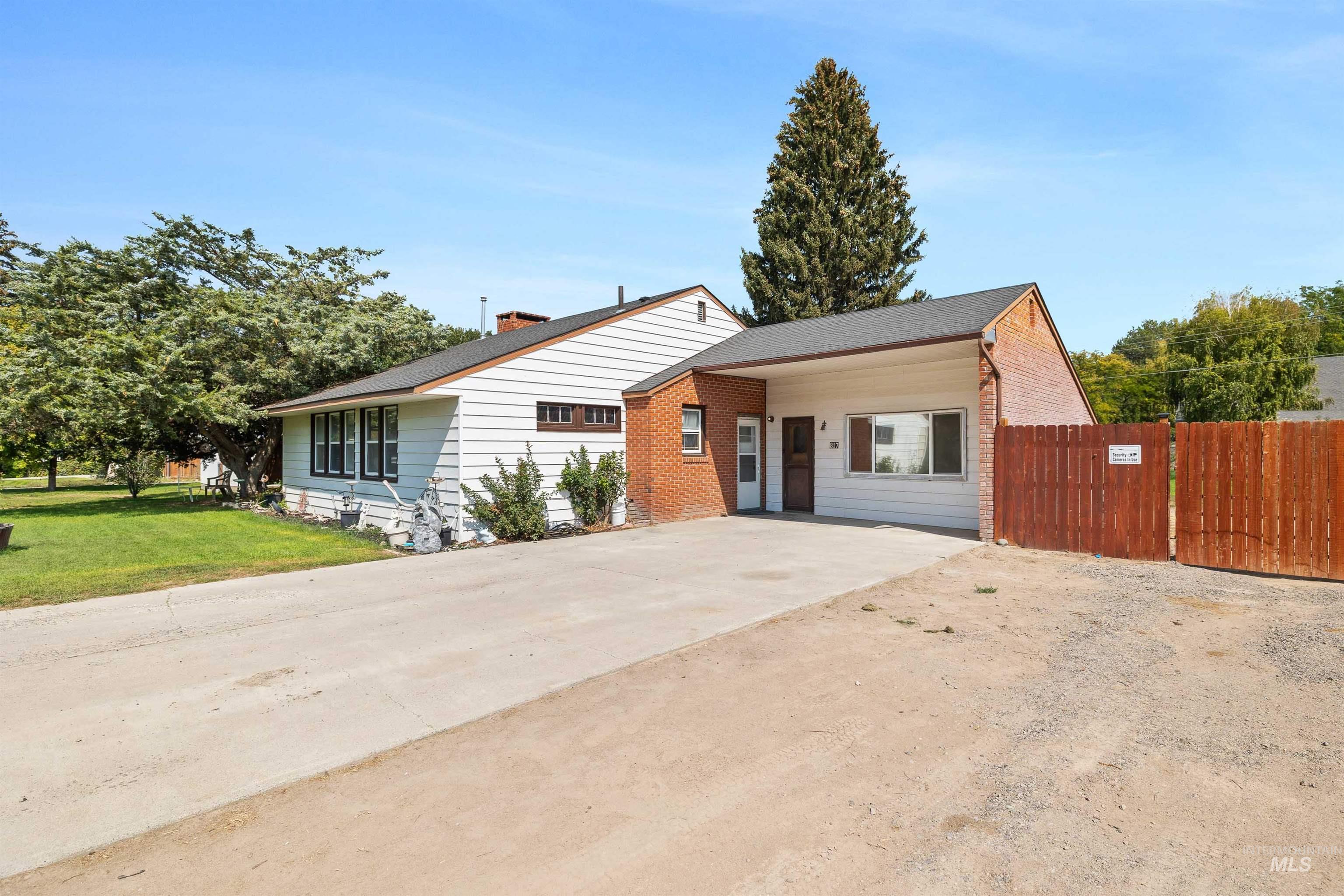 817 Union Avenue, Filer, Idaho 83301, 3 Bedrooms, 1 Bathroom, Residential For Sale, Price $310,000,MLS 98961391