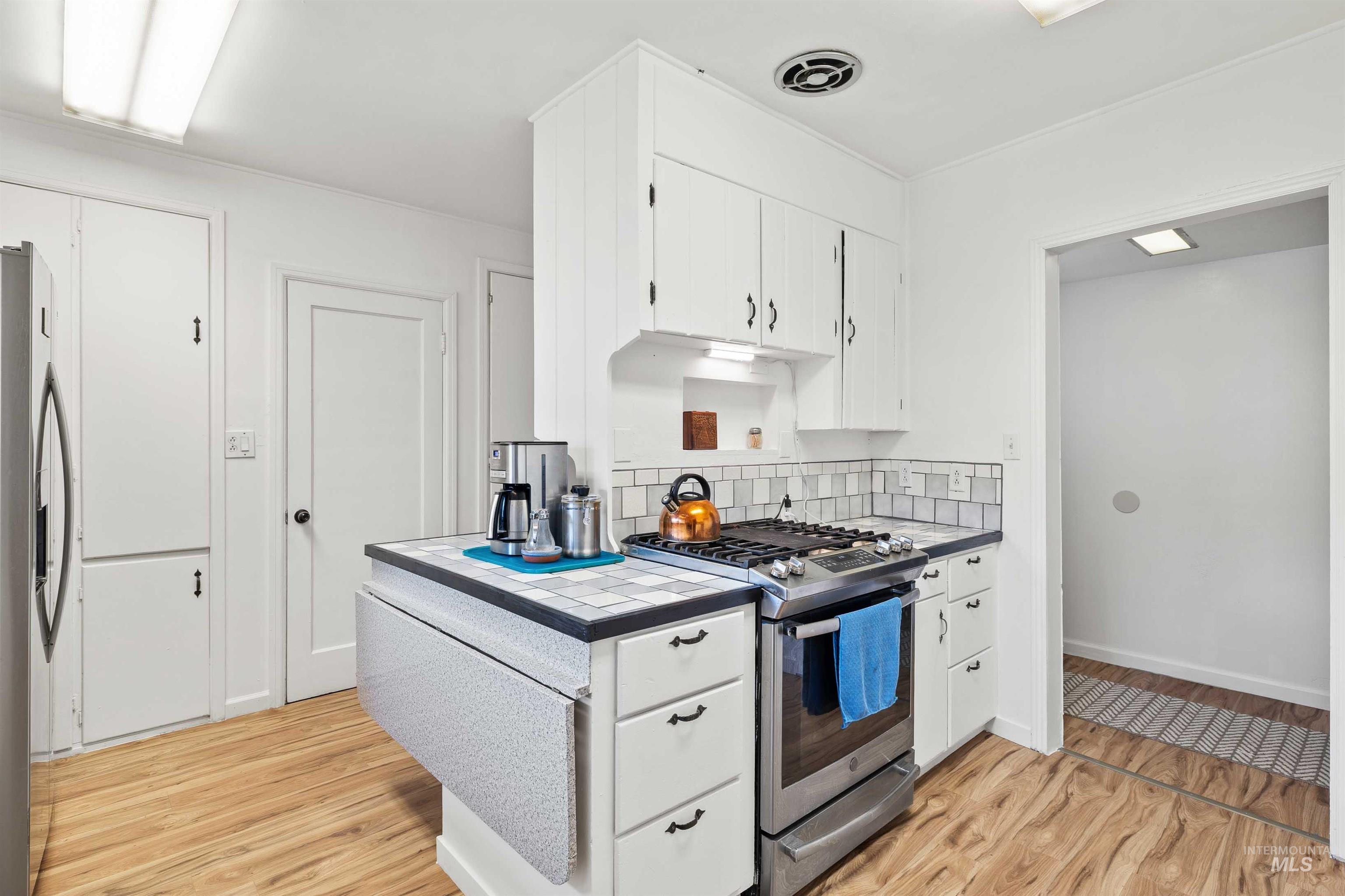 817 Union Avenue, Filer, Idaho 83301, 3 Bedrooms, 1 Bathroom, Residential For Sale, Price $310,000,MLS 98961391