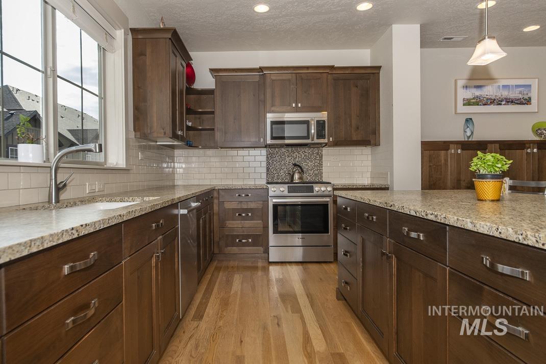 3235 E. Front Runner Lane, Boise, Idaho 83716, 3 Bedrooms, 2.5 Bathrooms, Residential For Sale, Price $773,000,MLS 98961392