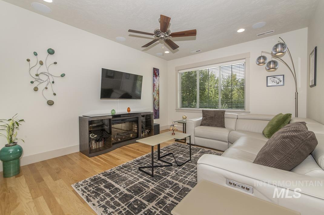 3235 E. Front Runner Lane, Boise, Idaho 83716, 3 Bedrooms, 2.5 Bathrooms, Residential For Sale, Price $773,000,MLS 98961392