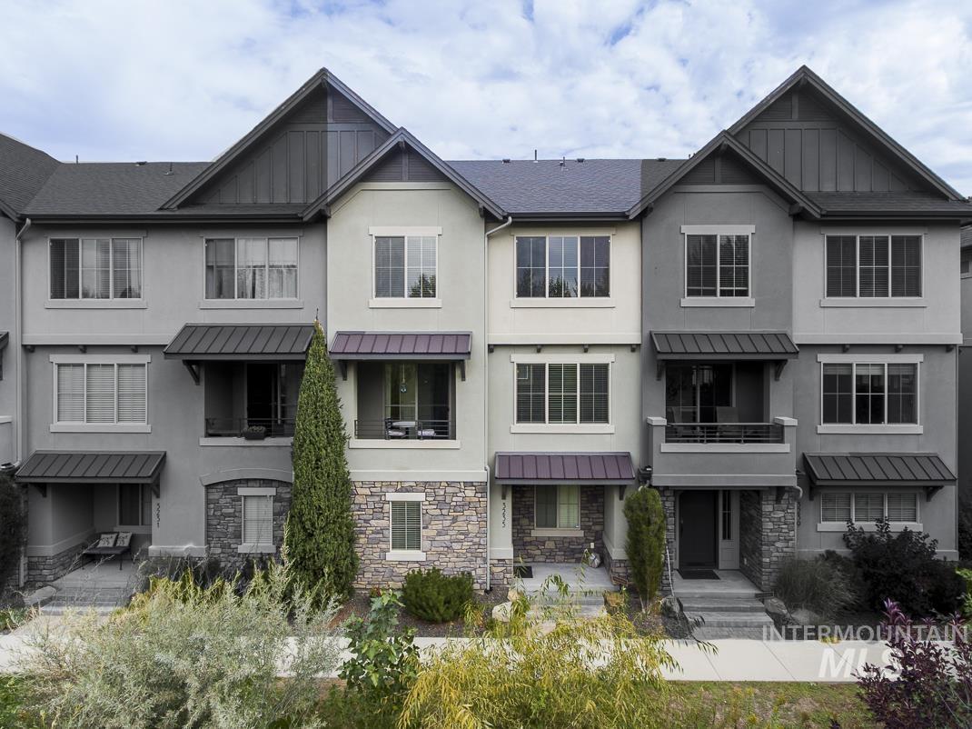 3235 E. Front Runner Lane, Boise, Idaho 83716, 3 Bedrooms, 2.5 Bathrooms, Residential For Sale, Price $773,000,MLS 98961392