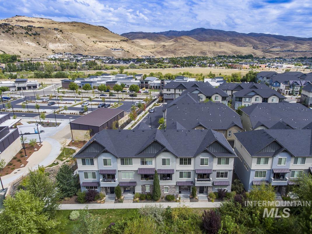 3235 E. Front Runner Lane, Boise, Idaho 83716, 3 Bedrooms, 2.5 Bathrooms, Residential For Sale, Price $773,000,MLS 98961392