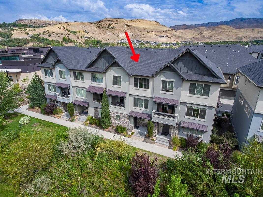 3235 E. Front Runner Lane, Boise, Idaho 83716, 3 Bedrooms, 2.5 Bathrooms, Residential For Sale, Price $773,000,MLS 98961392