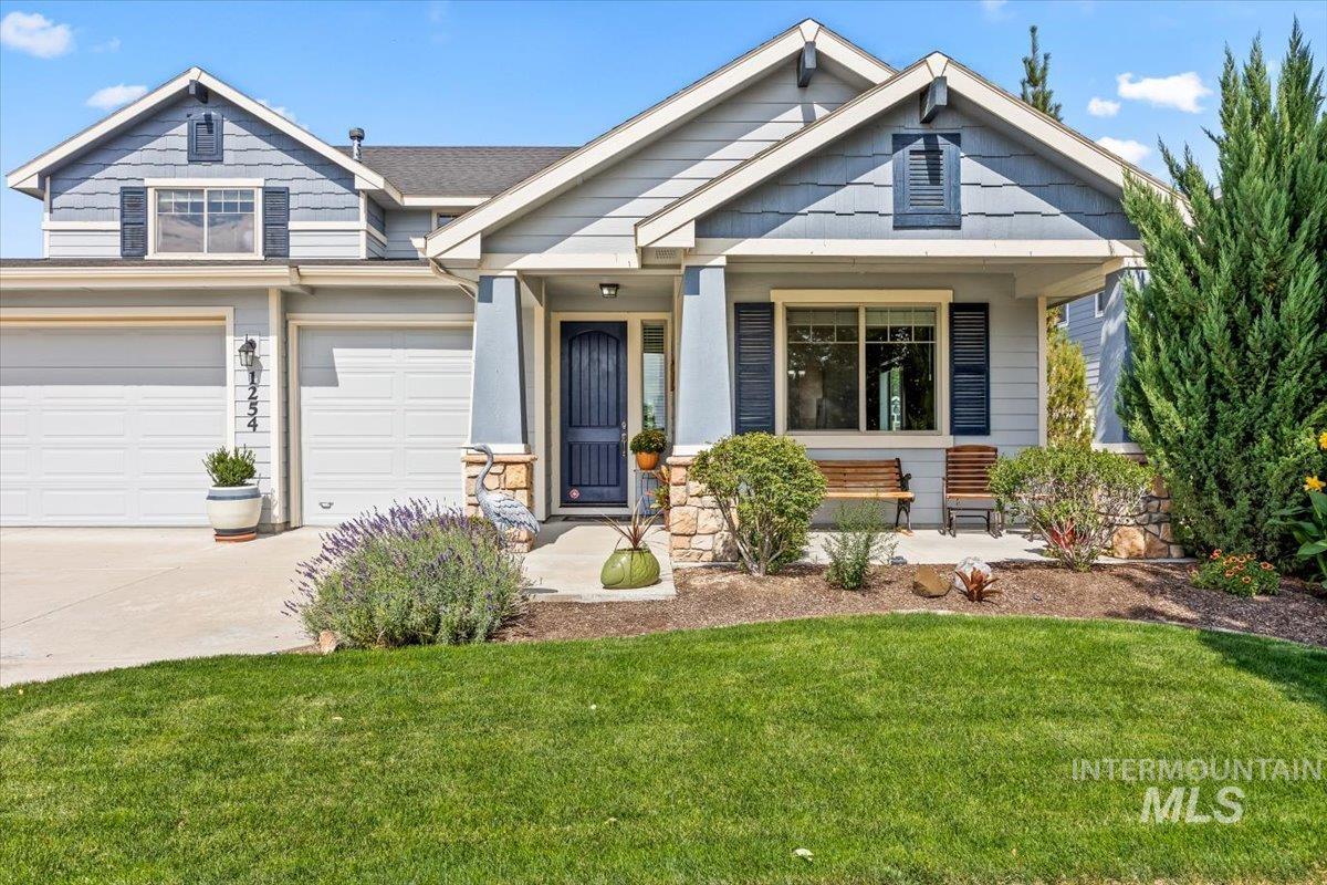 1254 La Reata Way, Middleton, Idaho 83644, 4 Bedrooms, 3.5 Bathrooms, Residential For Sale, Price $550,000,MLS 98961405