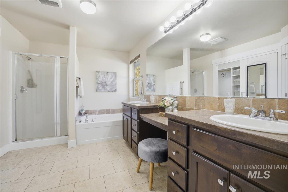 1254 La Reata Way, Middleton, Idaho 83644, 4 Bedrooms, 3.5 Bathrooms, Residential For Sale, Price $550,000,MLS 98961405