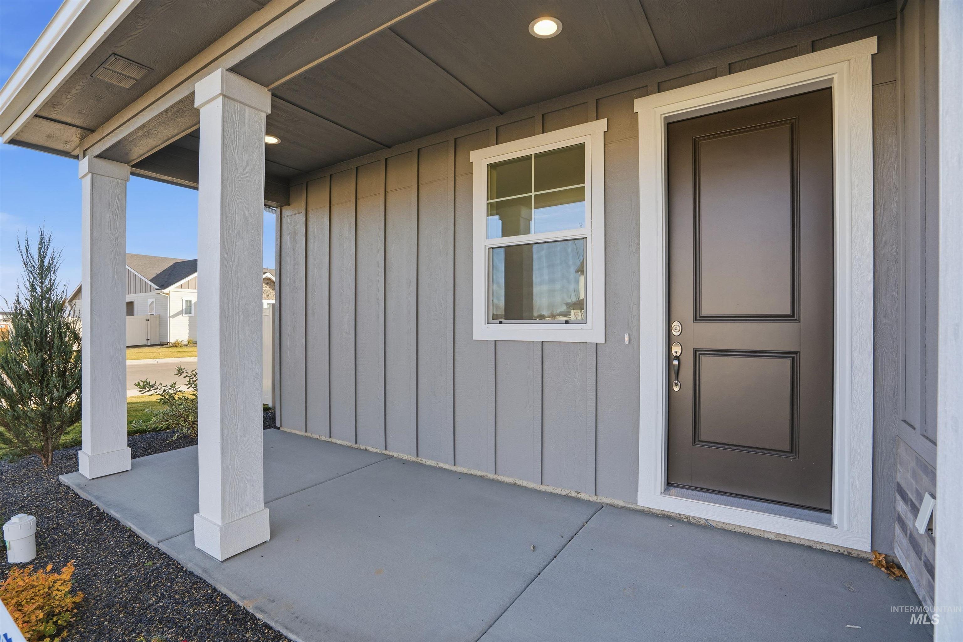 6167 W Parachute Dr., Meridian, Idaho 83646, 3 Bedrooms, 2.5 Bathrooms, Residential For Sale, Price $559,990,MLS 98961413