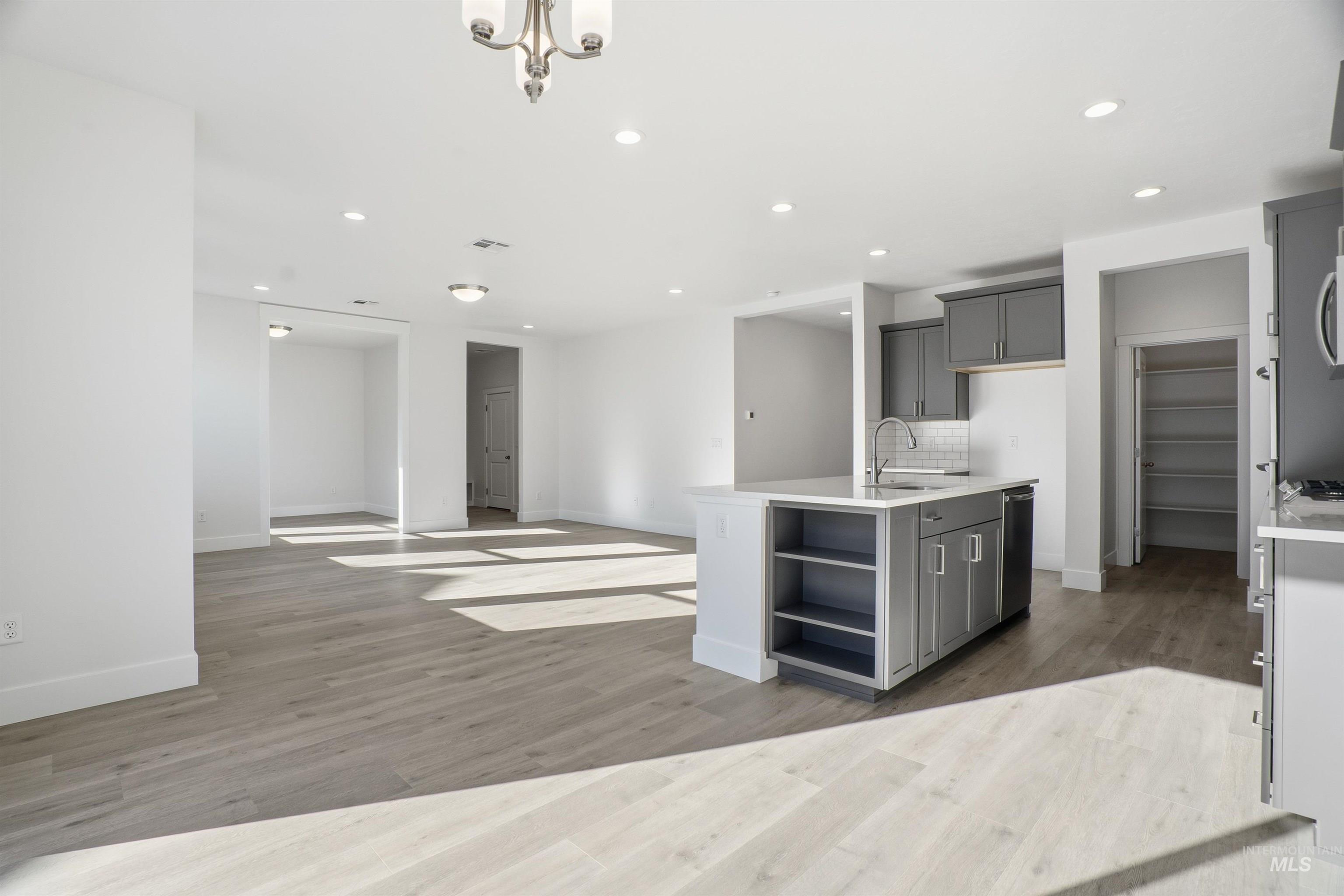 6167 W Parachute Dr., Meridian, Idaho 83646, 3 Bedrooms, 2.5 Bathrooms, Residential For Sale, Price $559,990,MLS 98961413