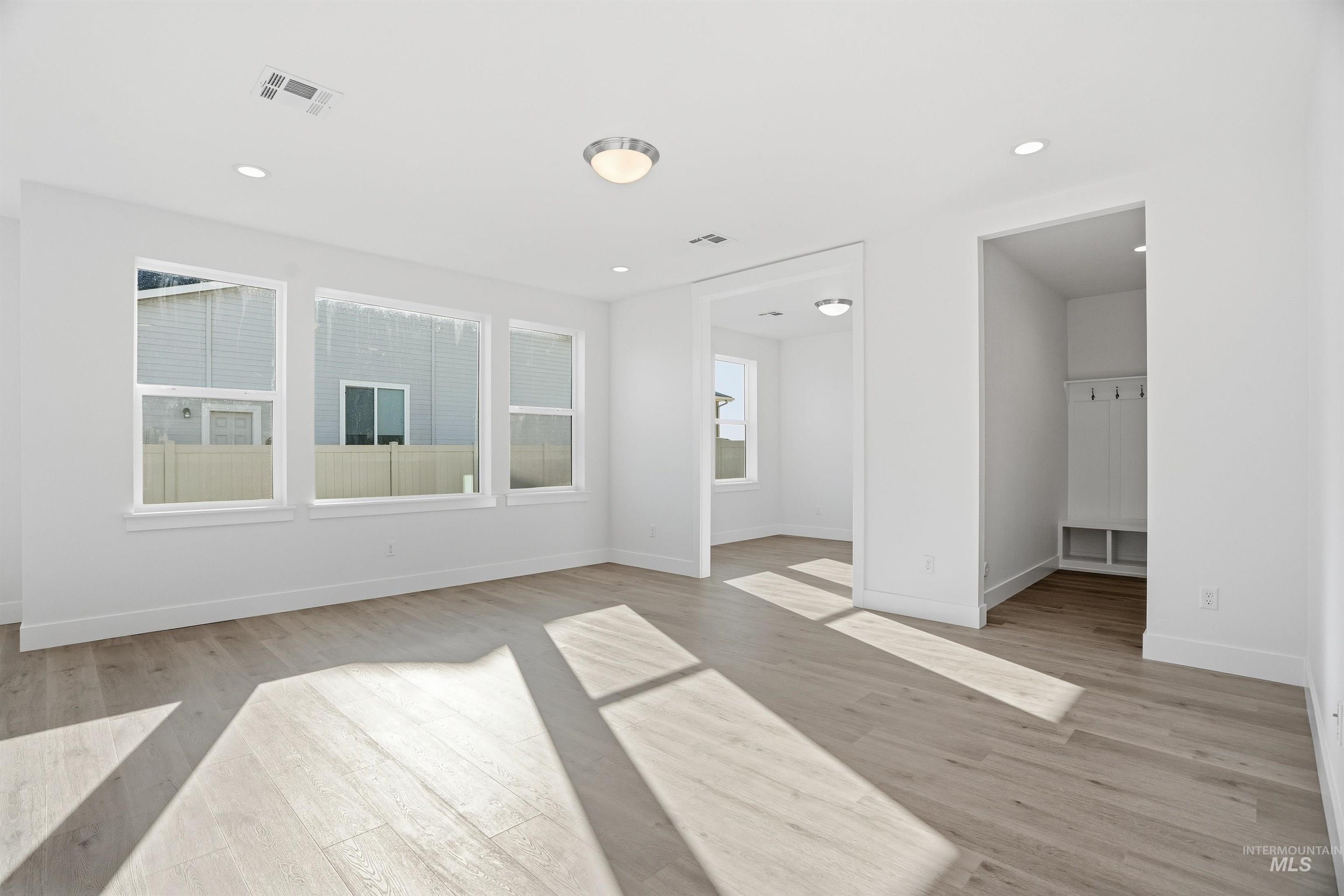 6167 W Parachute Dr., Meridian, Idaho 83646, 3 Bedrooms, 2.5 Bathrooms, Residential For Sale, Price $559,990,MLS 98961413