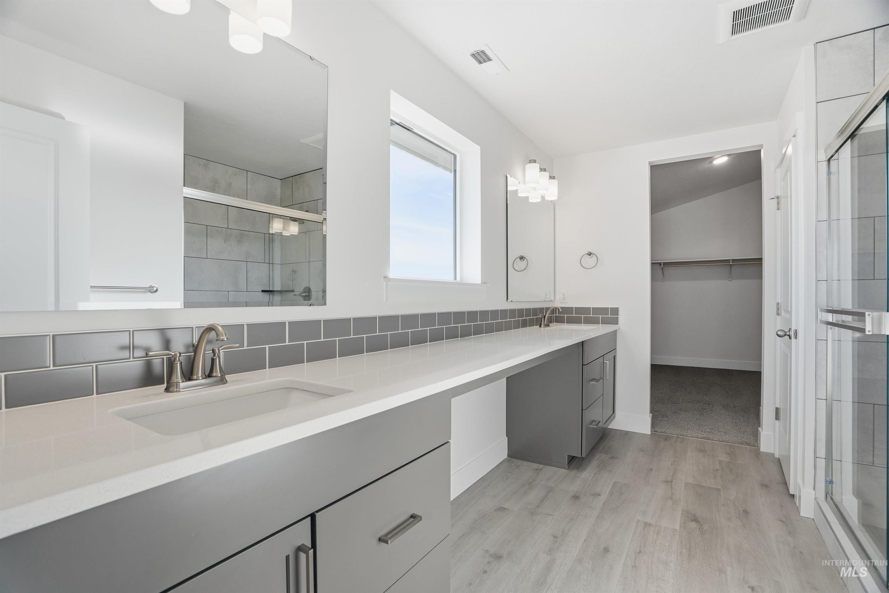 6167 W Parachute Dr., Meridian, Idaho 83646, 3 Bedrooms, 2.5 Bathrooms, Residential For Sale, Price $559,990,MLS 98961413