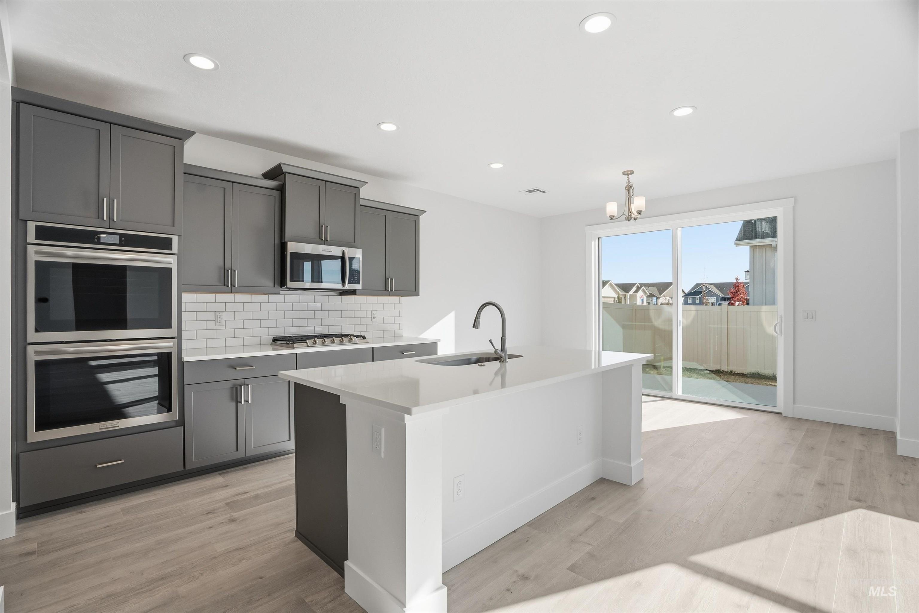 6167 W Parachute Dr., Meridian, Idaho 83646, 3 Bedrooms, 2.5 Bathrooms, Residential For Sale, Price $559,990,MLS 98961413