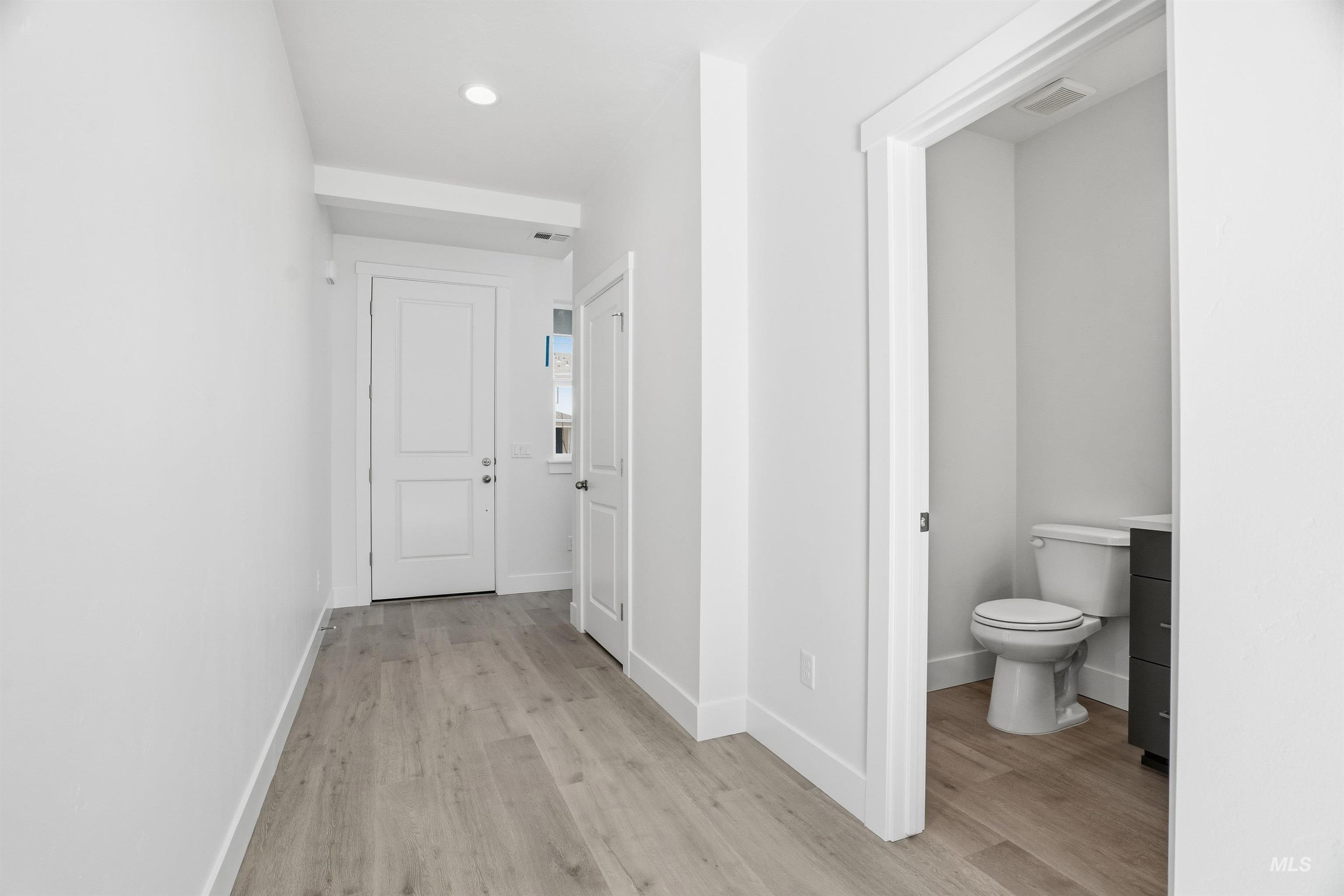 6167 W Parachute Dr., Meridian, Idaho 83646, 3 Bedrooms, 2.5 Bathrooms, Residential For Sale, Price $559,990,MLS 98961413