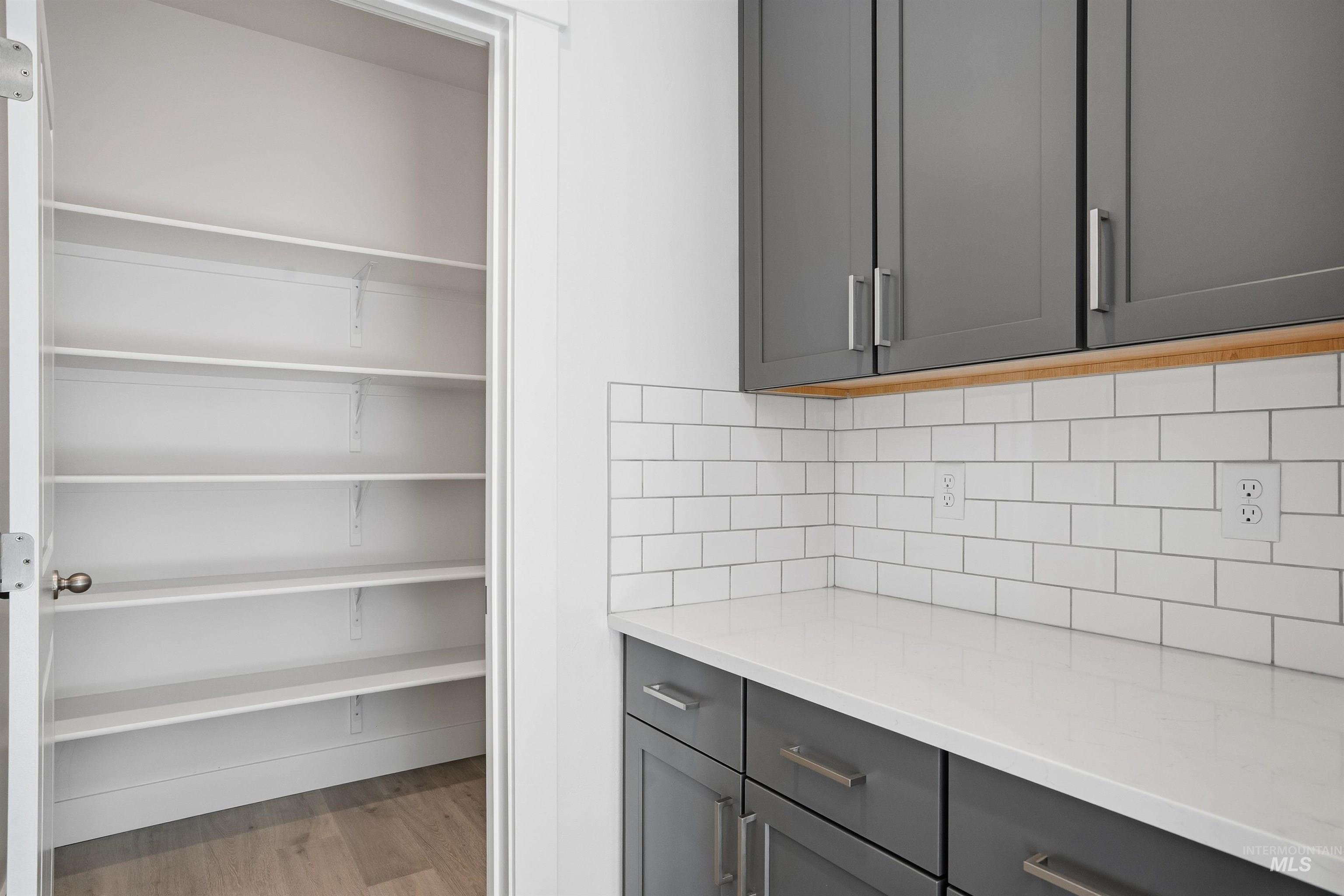 6167 W Parachute Dr., Meridian, Idaho 83646, 3 Bedrooms, 2.5 Bathrooms, Residential For Sale, Price $559,990,MLS 98961413