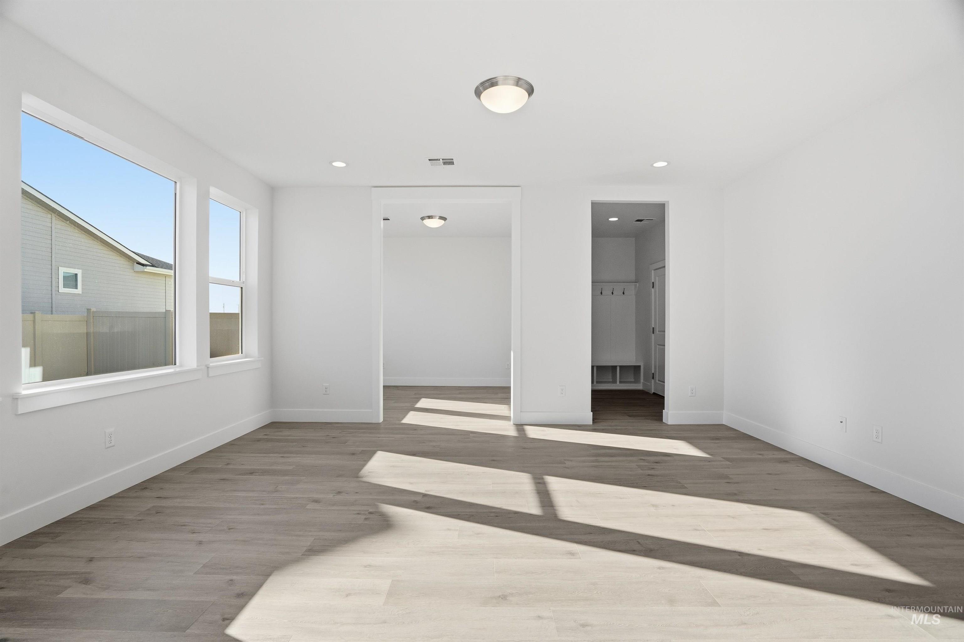 6167 W Parachute Dr., Meridian, Idaho 83646, 4 Bedrooms, 2.5 Bathrooms, Residential For Sale, Price $559,990, 98961413