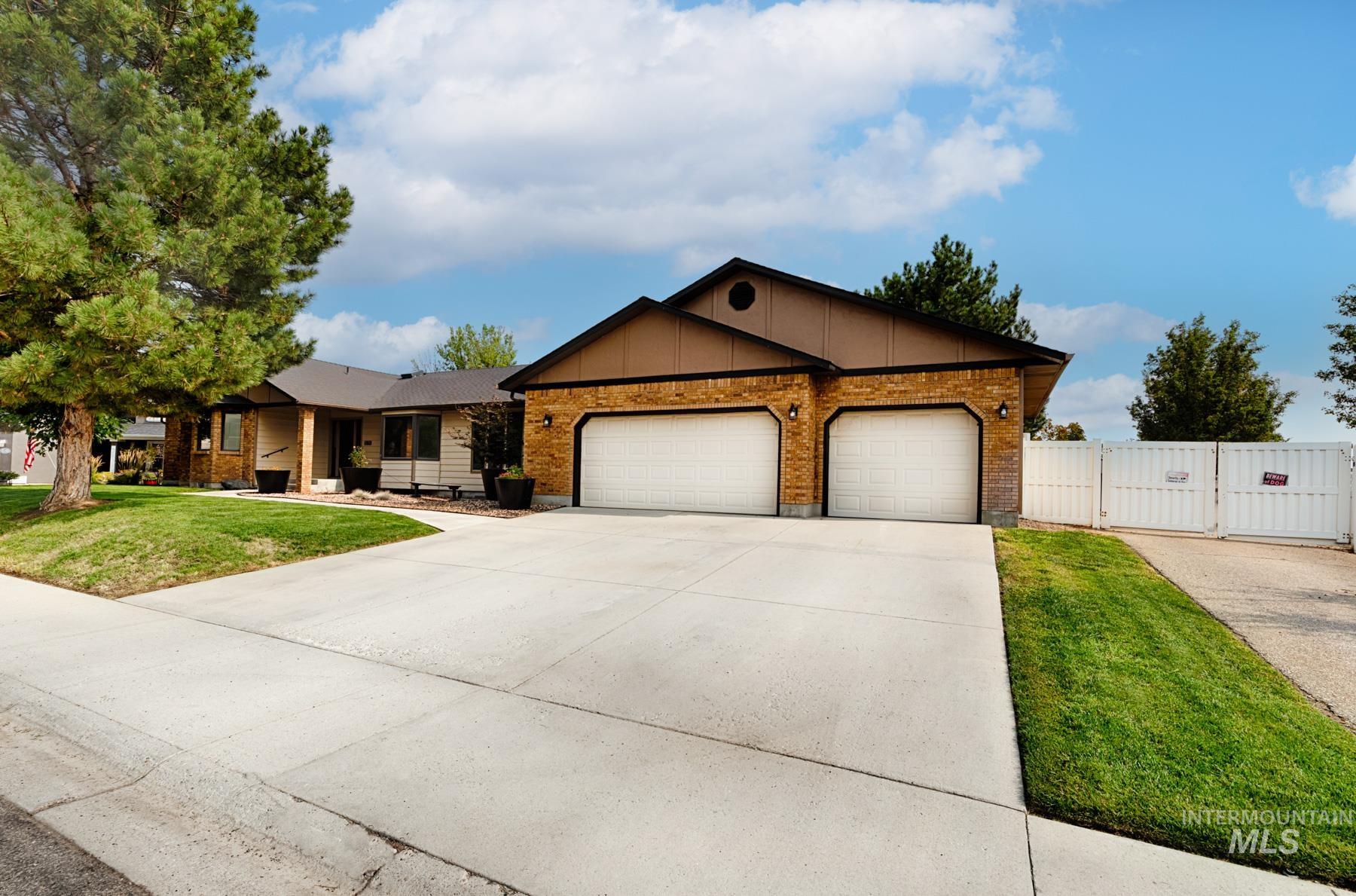 1276 N Cambrick Dr, Kuna, Idaho 83634, 6 Bedrooms, 4 Bathrooms, Residential For Sale, Price $669,000,MLS 98961416