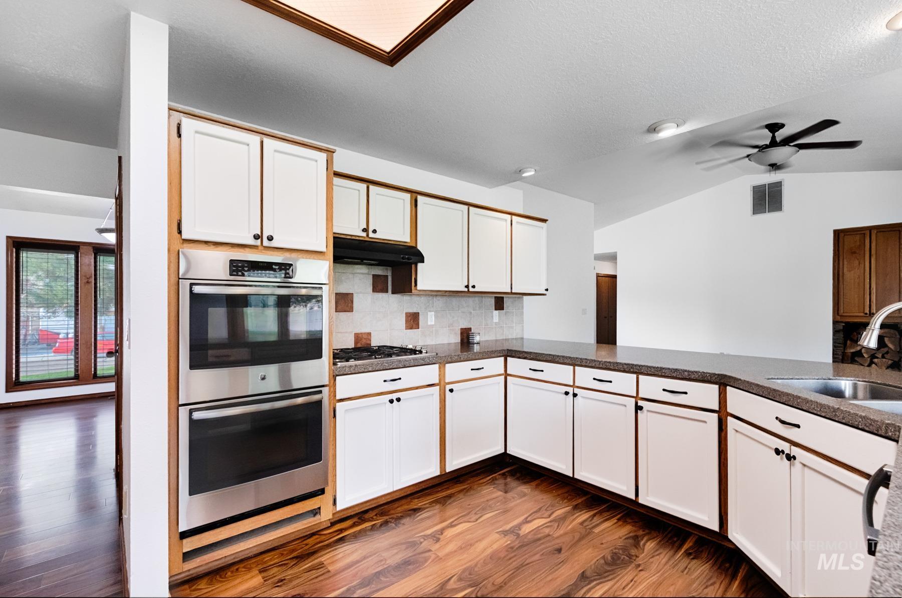 1276 N Cambrick Dr, Kuna, Idaho 83634, 6 Bedrooms, 4 Bathrooms, Residential For Sale, Price $669,000,MLS 98961416