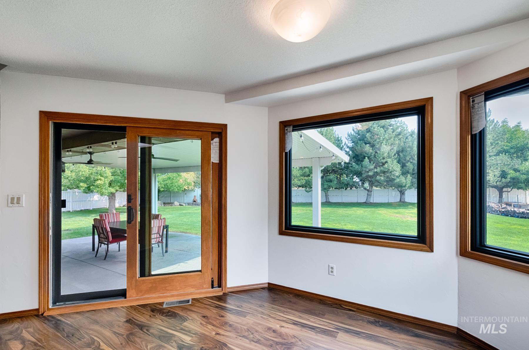 1276 N Cambrick Dr, Kuna, Idaho 83634, 6 Bedrooms, 4 Bathrooms, Residential For Sale, Price $669,000,MLS 98961416