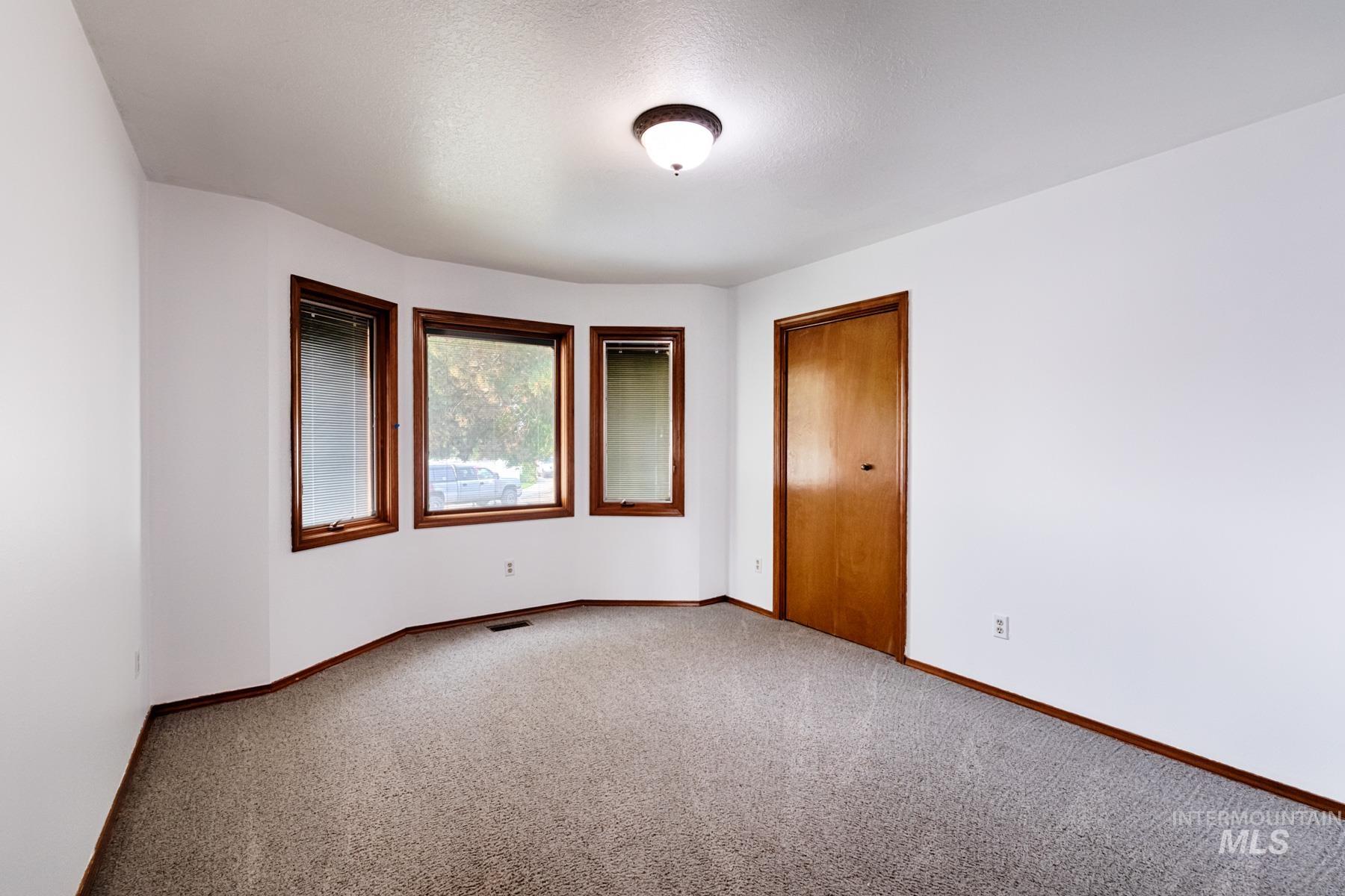 1276 N Cambrick Dr, Kuna, Idaho 83634, 6 Bedrooms, 4 Bathrooms, Residential For Sale, Price $669,000,MLS 98961416