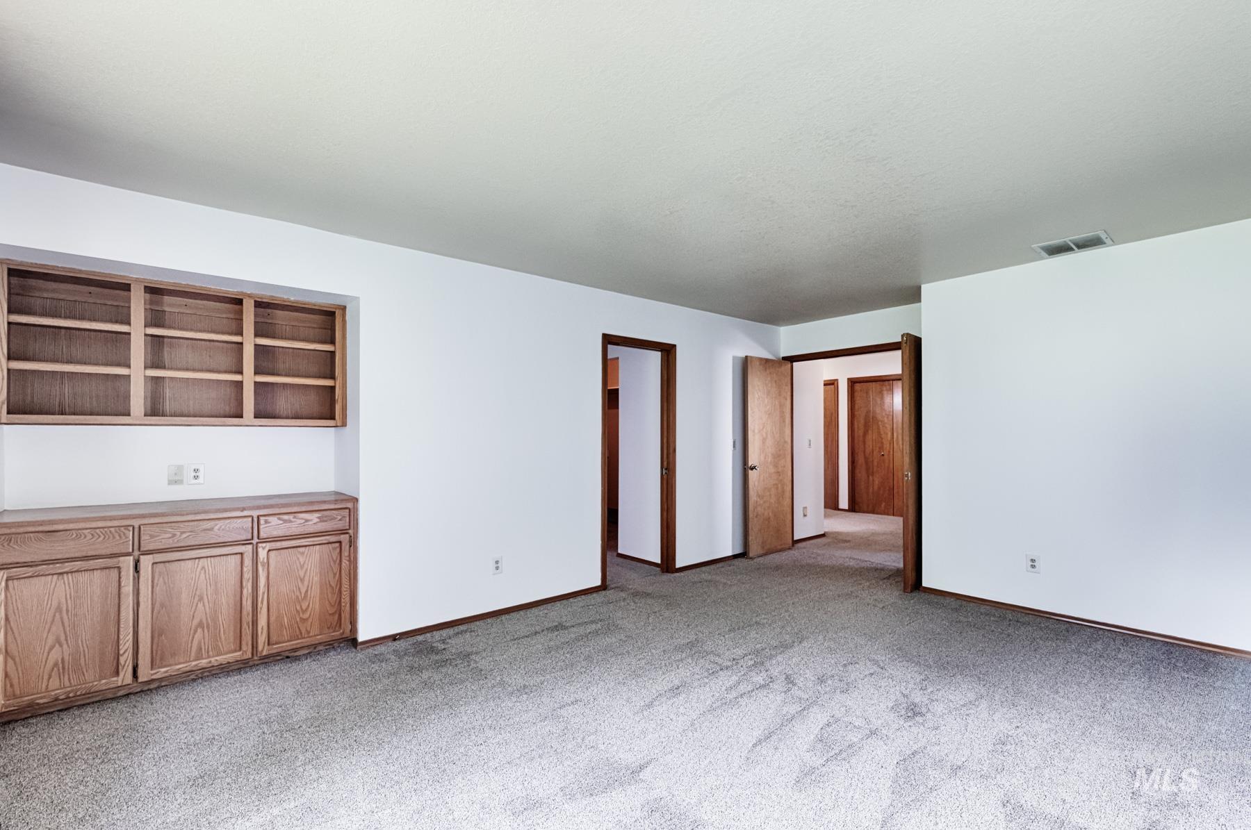 1276 N Cambrick Dr, Kuna, Idaho 83634, 6 Bedrooms, 4 Bathrooms, Residential For Sale, Price $669,000,MLS 98961416