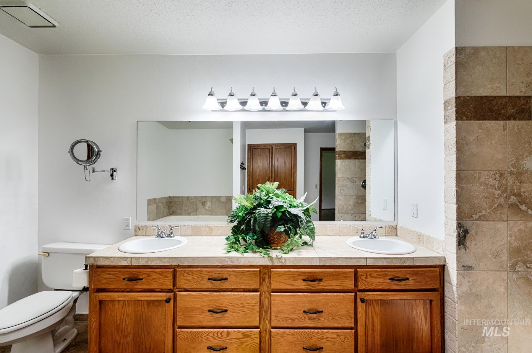 1276 N Cambrick Dr, Kuna, Idaho 83634, 6 Bedrooms, 4 Bathrooms, Residential For Sale, Price $669,000,MLS 98961416