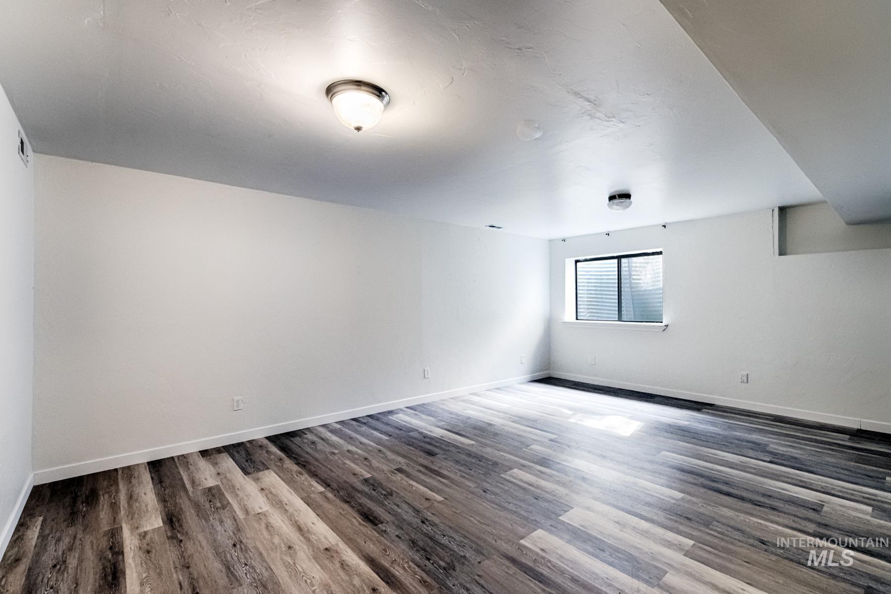 1276 N Cambrick Dr, Kuna, Idaho 83634, 6 Bedrooms, 4 Bathrooms, Residential For Sale, Price $669,000,MLS 98961416