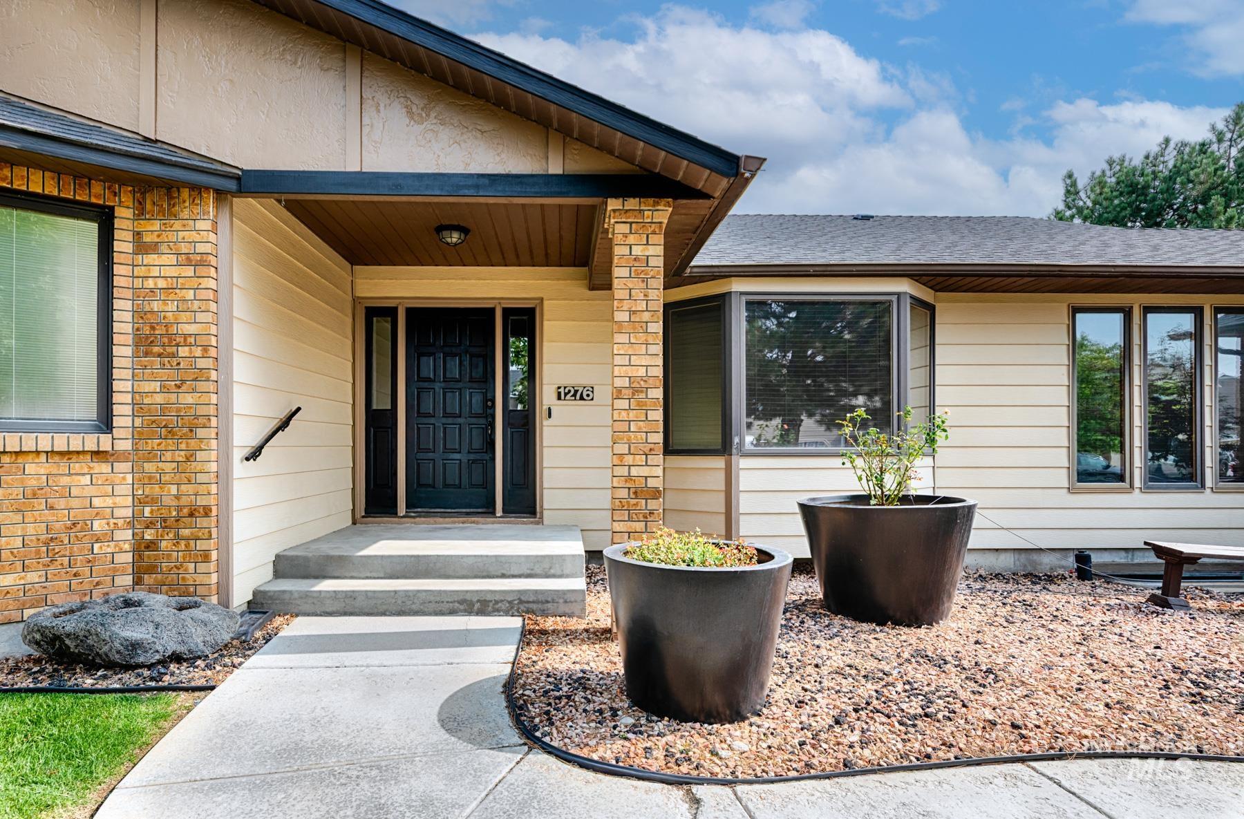 1276 N Cambrick Dr, Kuna, Idaho 83634, 6 Bedrooms, 4 Bathrooms, Residential For Sale, Price $669,000,MLS 98961416