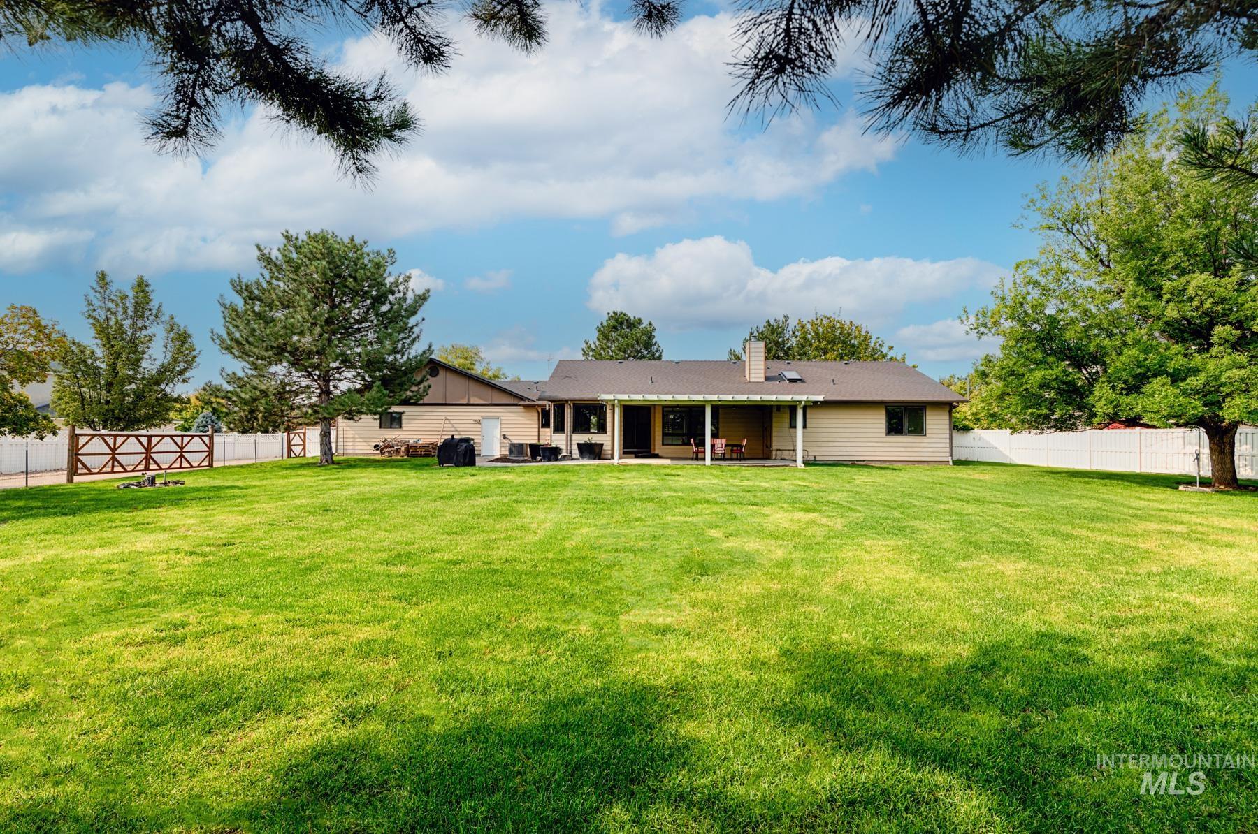 1276 N Cambrick Dr, Kuna, Idaho 83634, 6 Bedrooms, 4 Bathrooms, Residential For Sale, Price $669,000,MLS 98961416