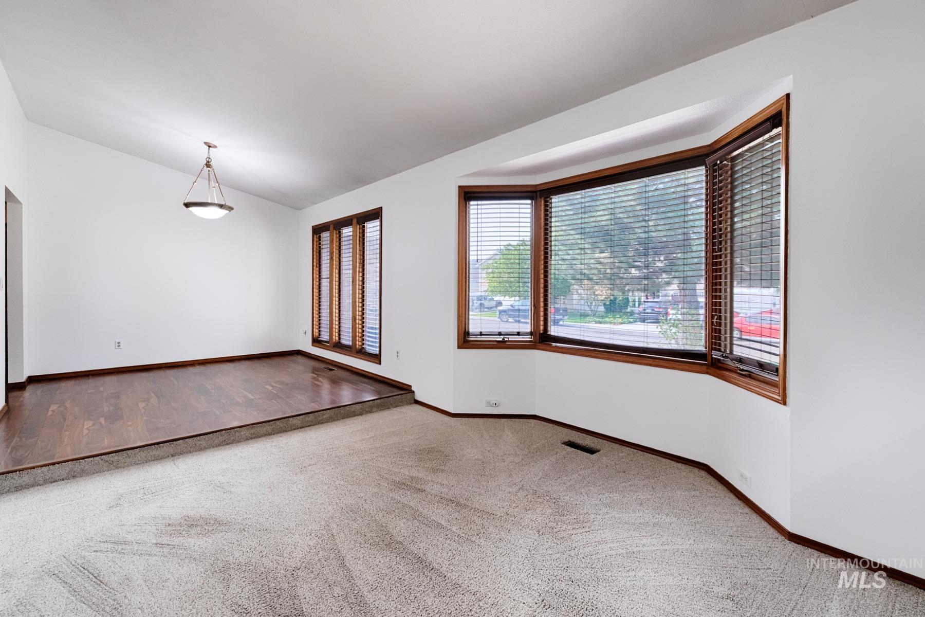 1276 N Cambrick Dr, Kuna, Idaho 83634, 6 Bedrooms, 4 Bathrooms, Residential For Sale, Price $669,000,MLS 98961416