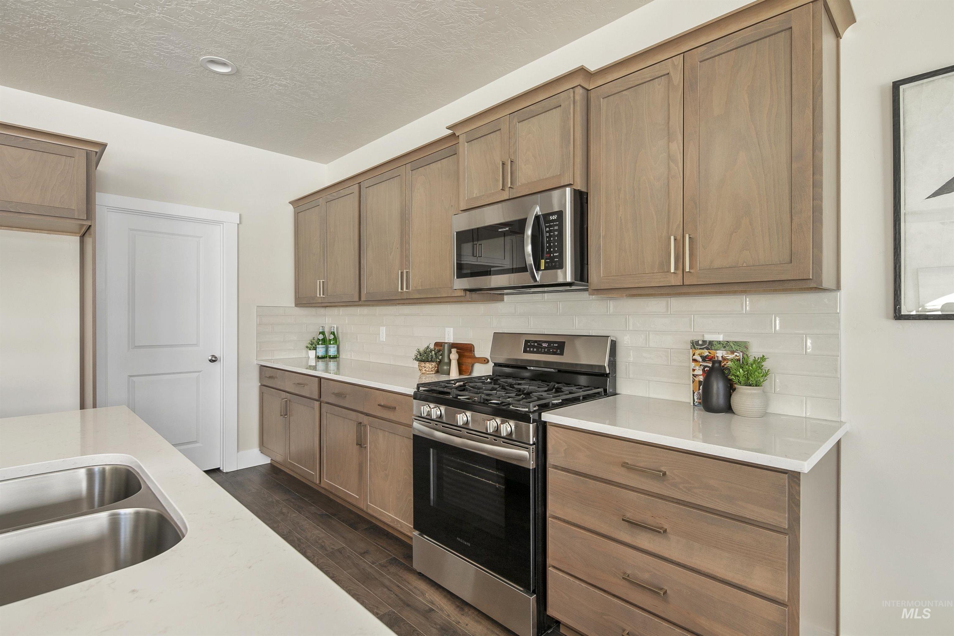 5847 N Patimos Ave, Meridian, Idaho 83646, 4 Bedrooms, 2.5 Bathrooms, Residential For Sale, Price $553,333,MLS 98961422