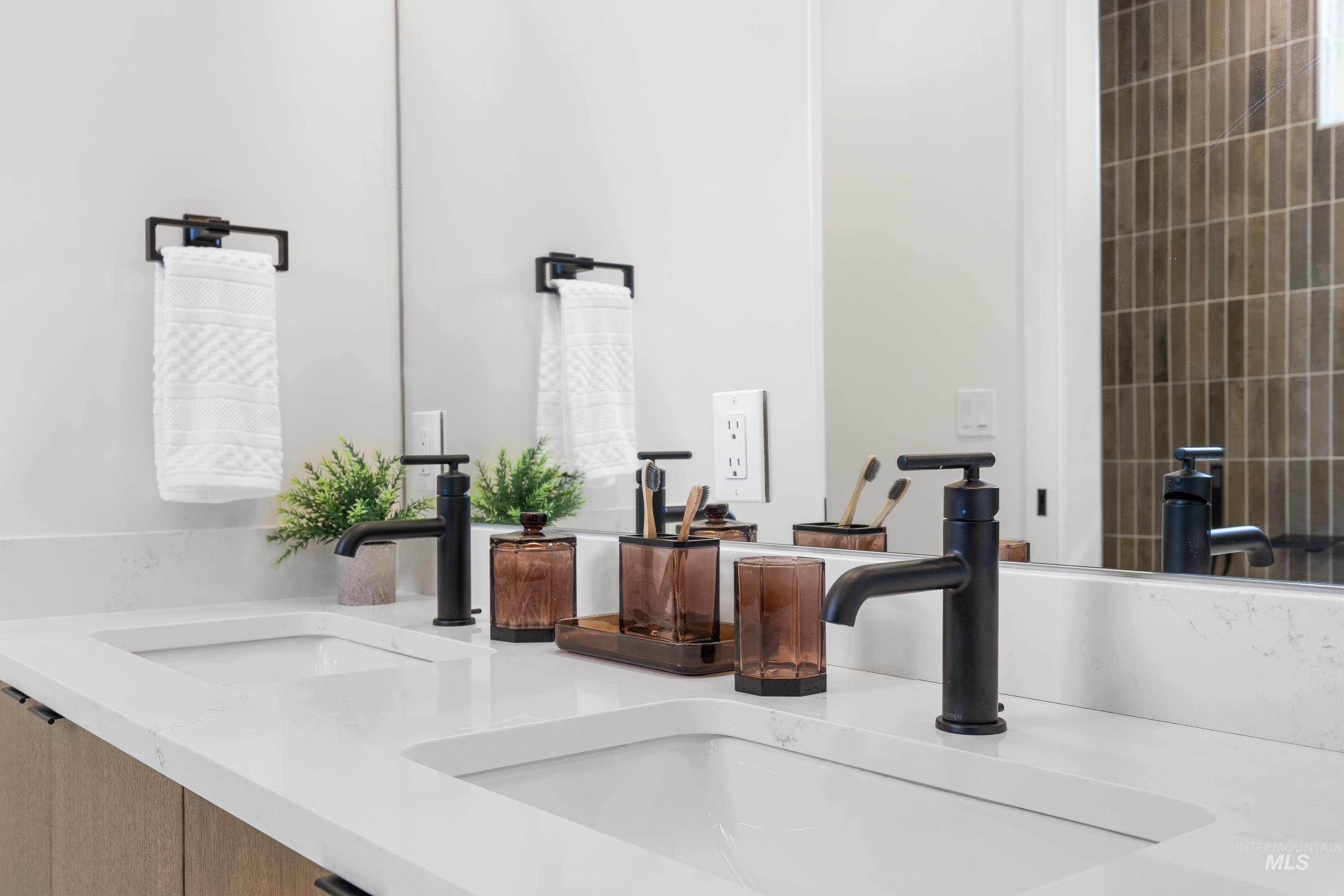 55 E State St, Eagle, Idaho 83616, 2 Bedrooms, 2 Bathrooms, Residential For Sale, Price $1,115,000, 98961429