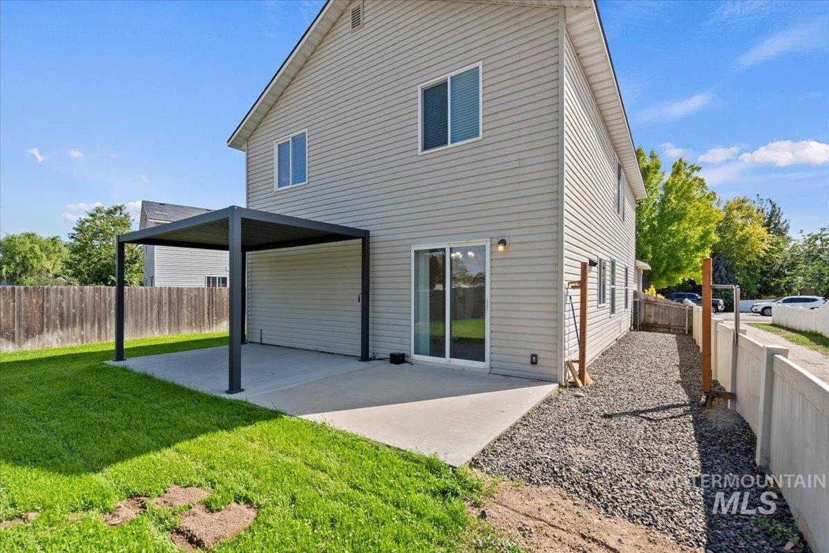 994 N Gray Cloud, Meridian, Idaho 83642, 4 Bedrooms, 2.5 Bathrooms, Residential For Sale, Price $459,900,MLS 98961440