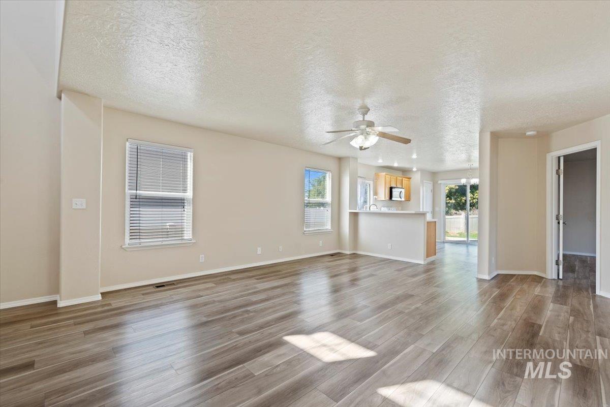 994 N Gray Cloud, Meridian, Idaho 83642, 4 Bedrooms, 2.5 Bathrooms, Residential For Sale, Price $459,900,MLS 98961440