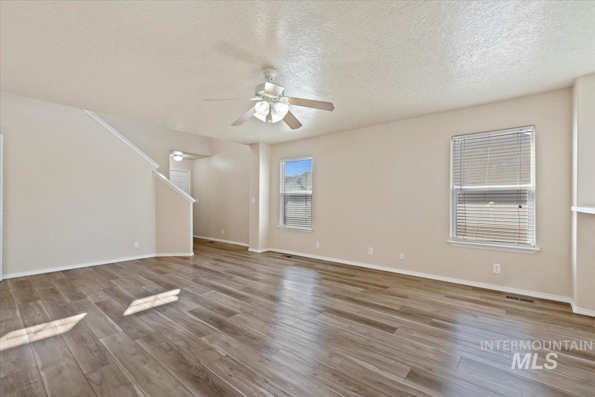 994 N Gray Cloud, Meridian, Idaho 83642, 4 Bedrooms, 2.5 Bathrooms, Residential For Sale, Price $459,900,MLS 98961440