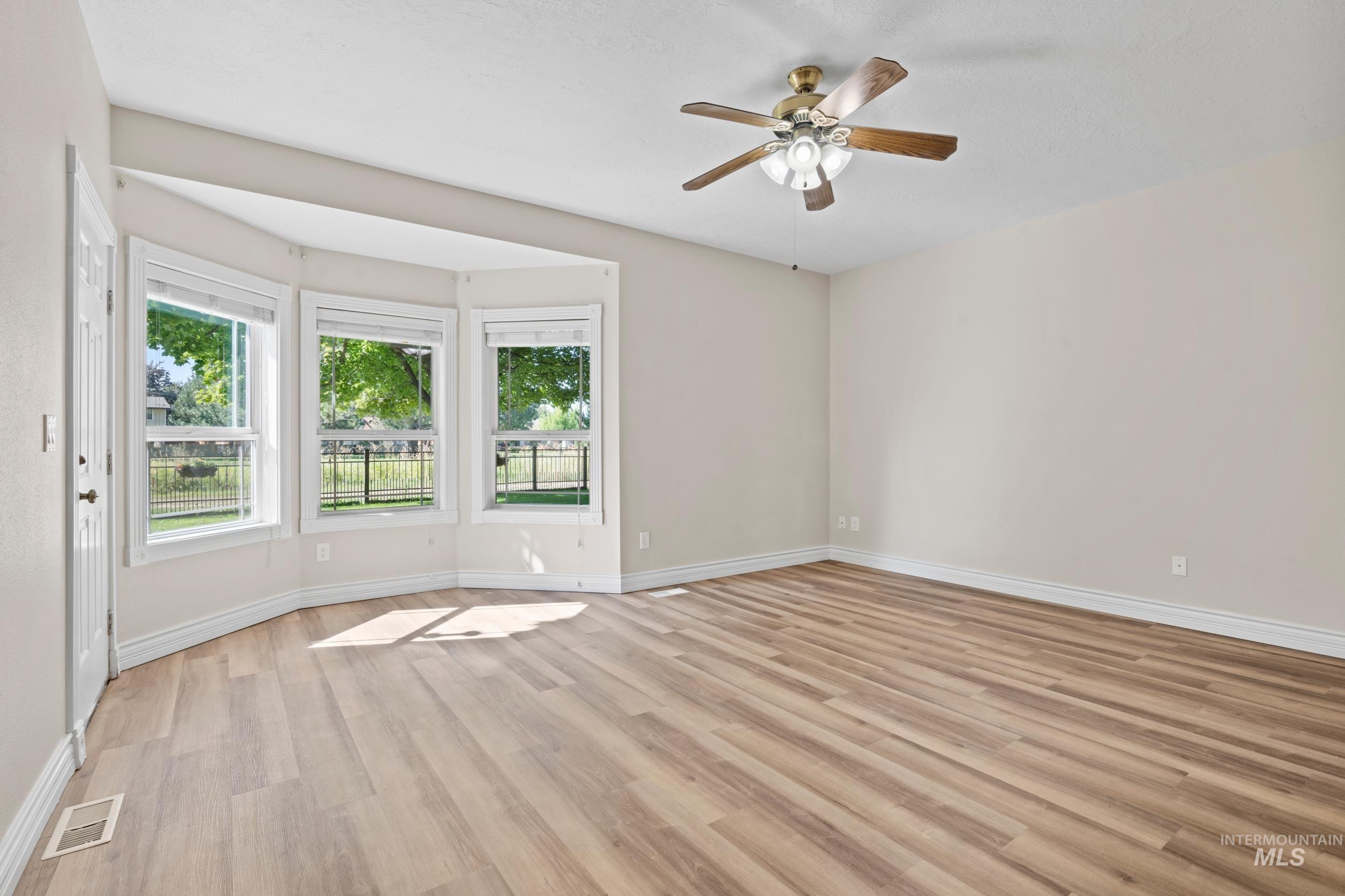 3465 W Woodmont Dr, Meridian, Idaho 83646, 3 Bedrooms, 2 Bathrooms, Residential For Sale, Price $589,900,MLS 98961443