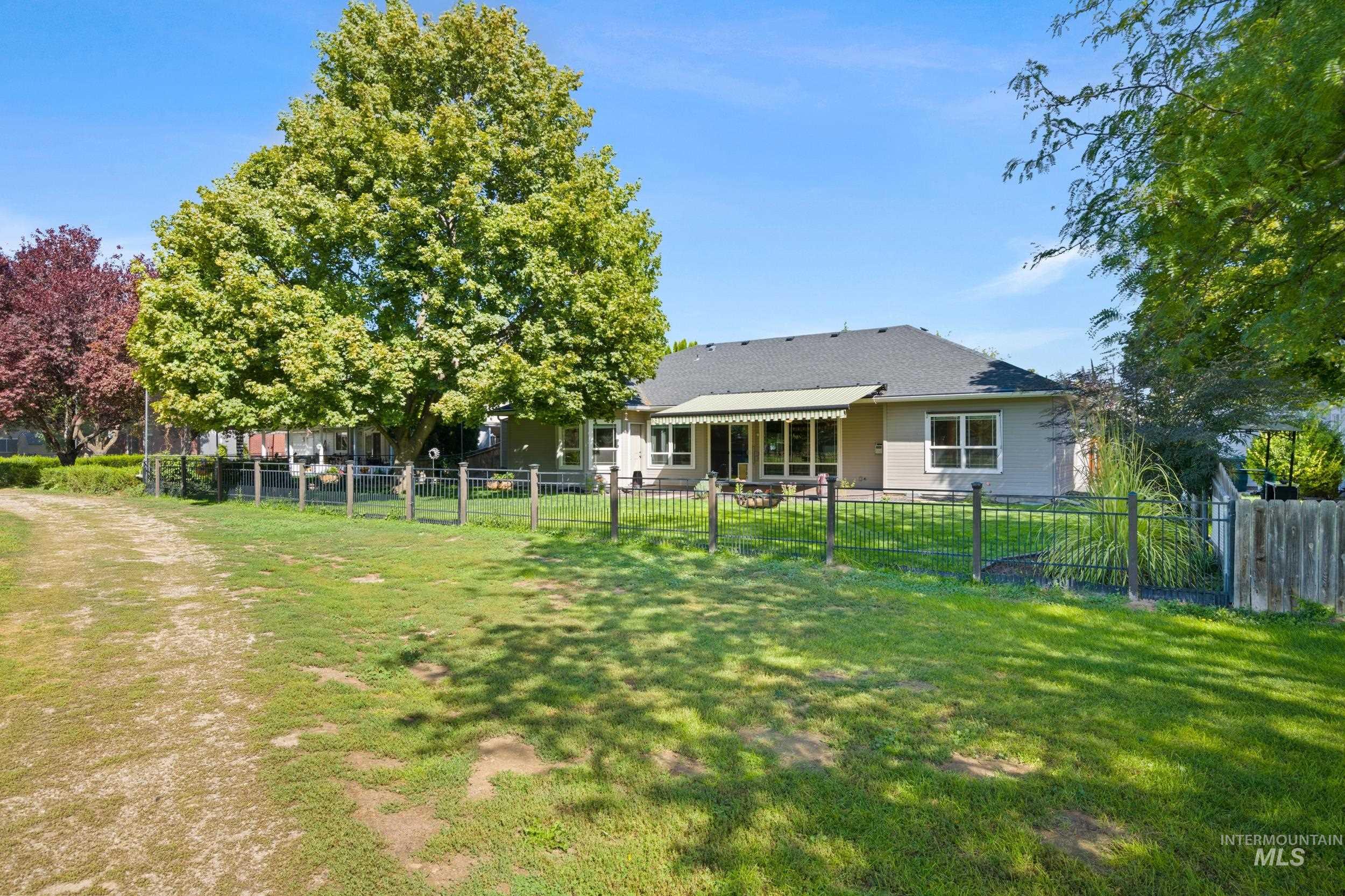 3465 W Woodmont Dr, Meridian, Idaho 83646, 3 Bedrooms, 2 Bathrooms, Residential For Sale, Price $589,900,MLS 98961443