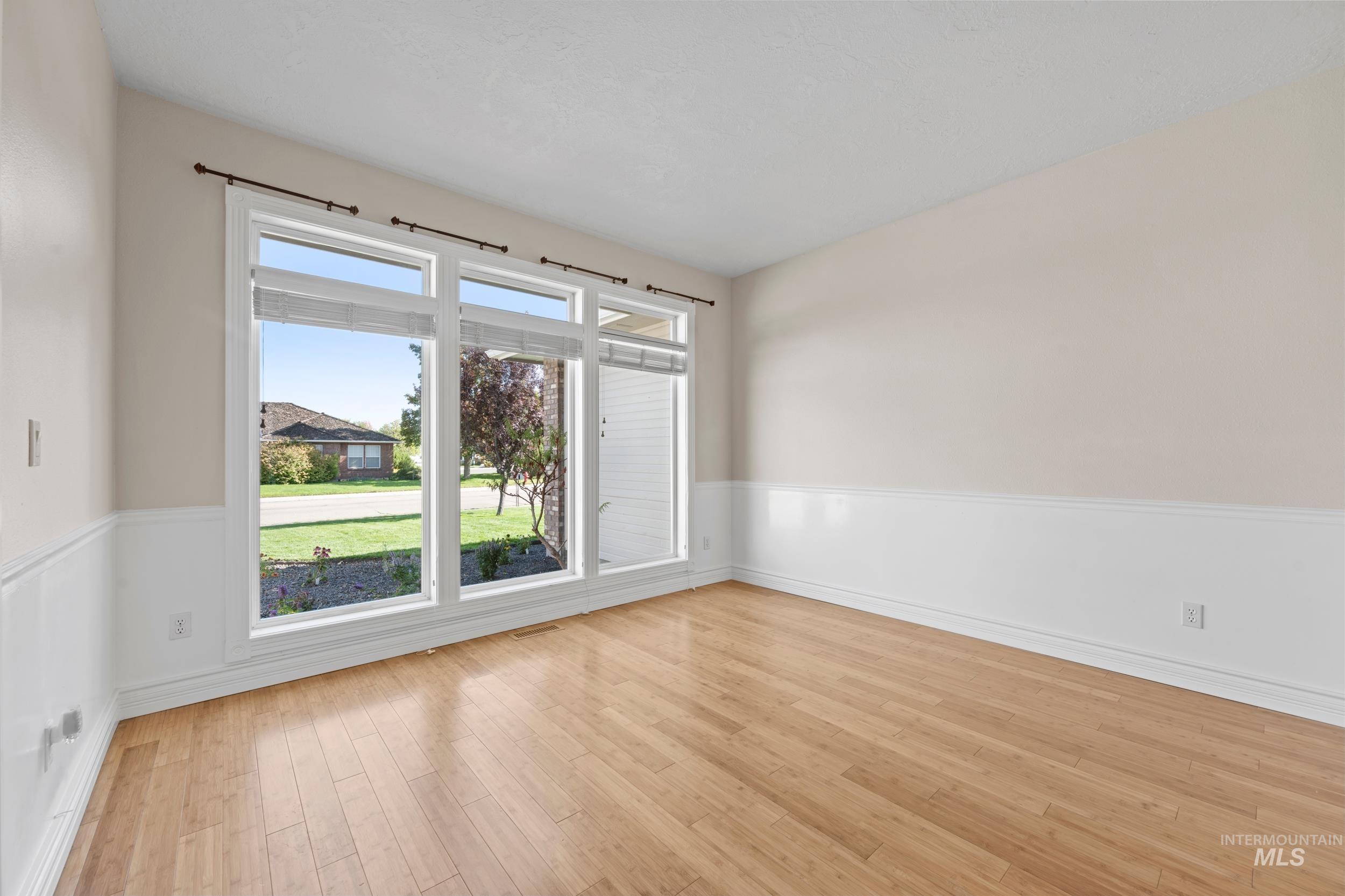 3465 W Woodmont Dr, Meridian, Idaho 83646, 3 Bedrooms, 2 Bathrooms, Residential For Sale, Price $589,900,MLS 98961443