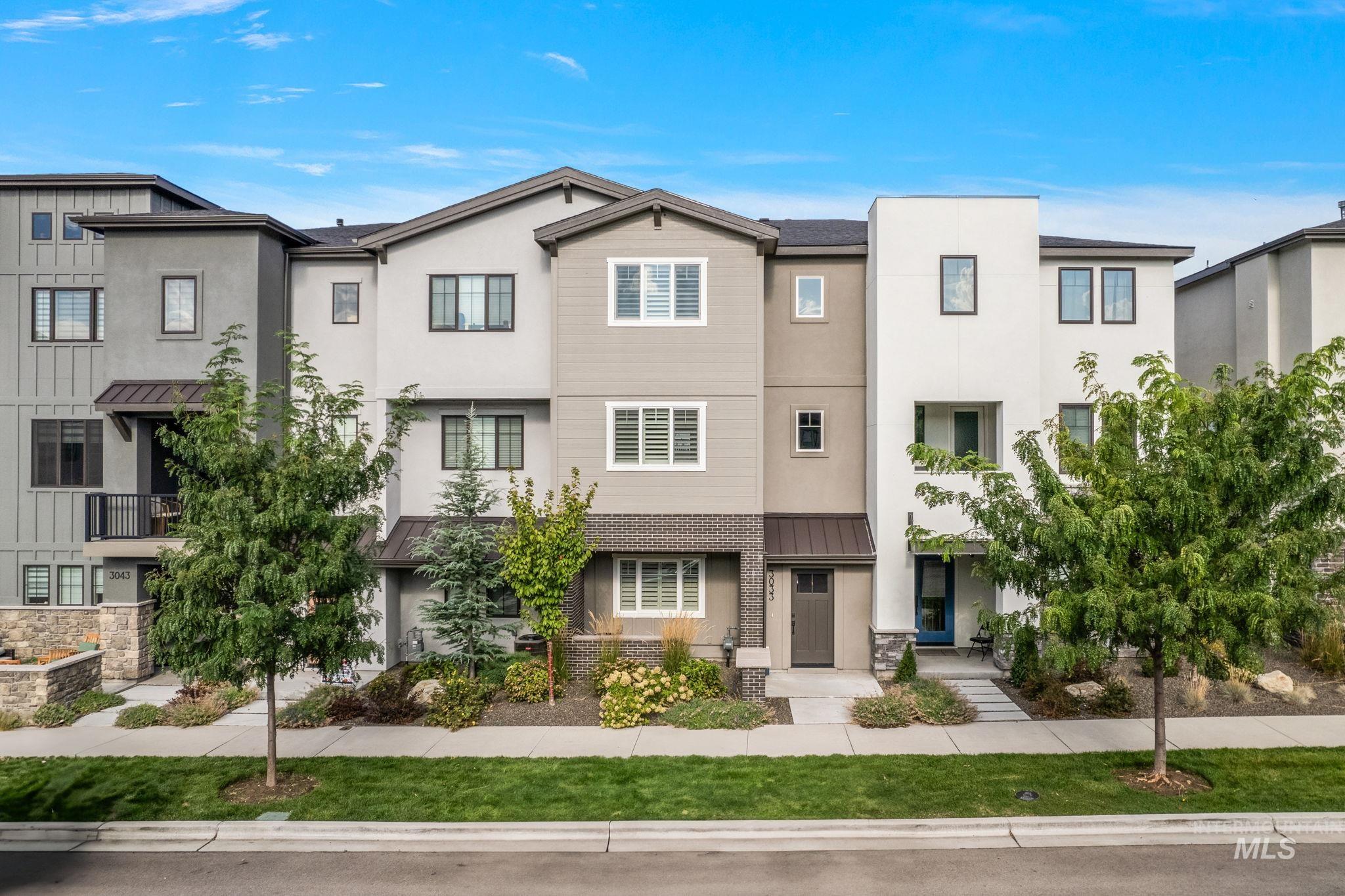 3033 S Trailwood Way, Boise, Idaho 83716, 3 Bedrooms, 3.5 Bathrooms, Residential For Sale, Price $640,000, 98961451