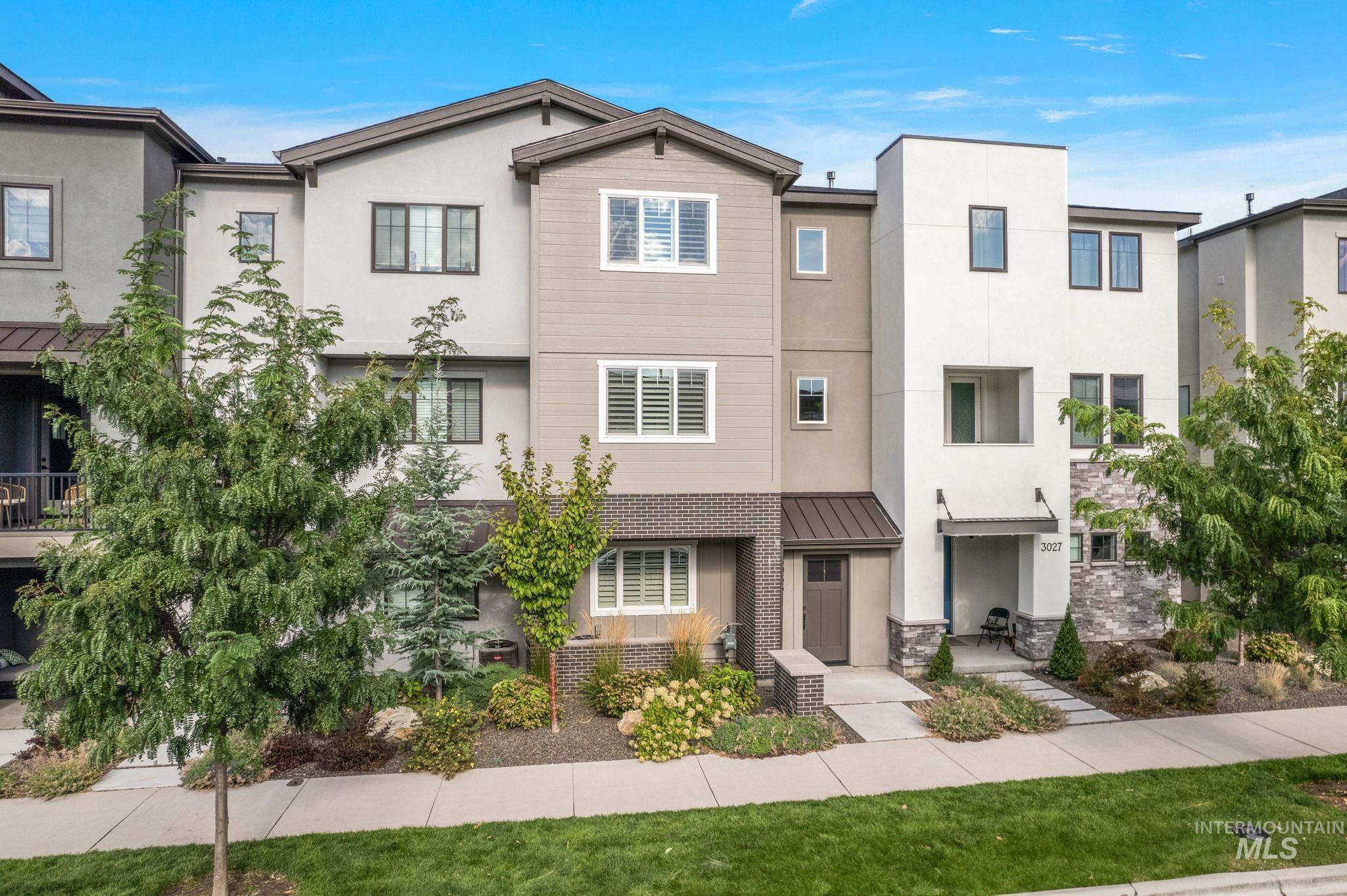 3033 S Trailwood Way, Boise, Idaho 83716, 3 Bedrooms, 3.5 Bathrooms, Residential For Sale, Price $640,000, 98961451