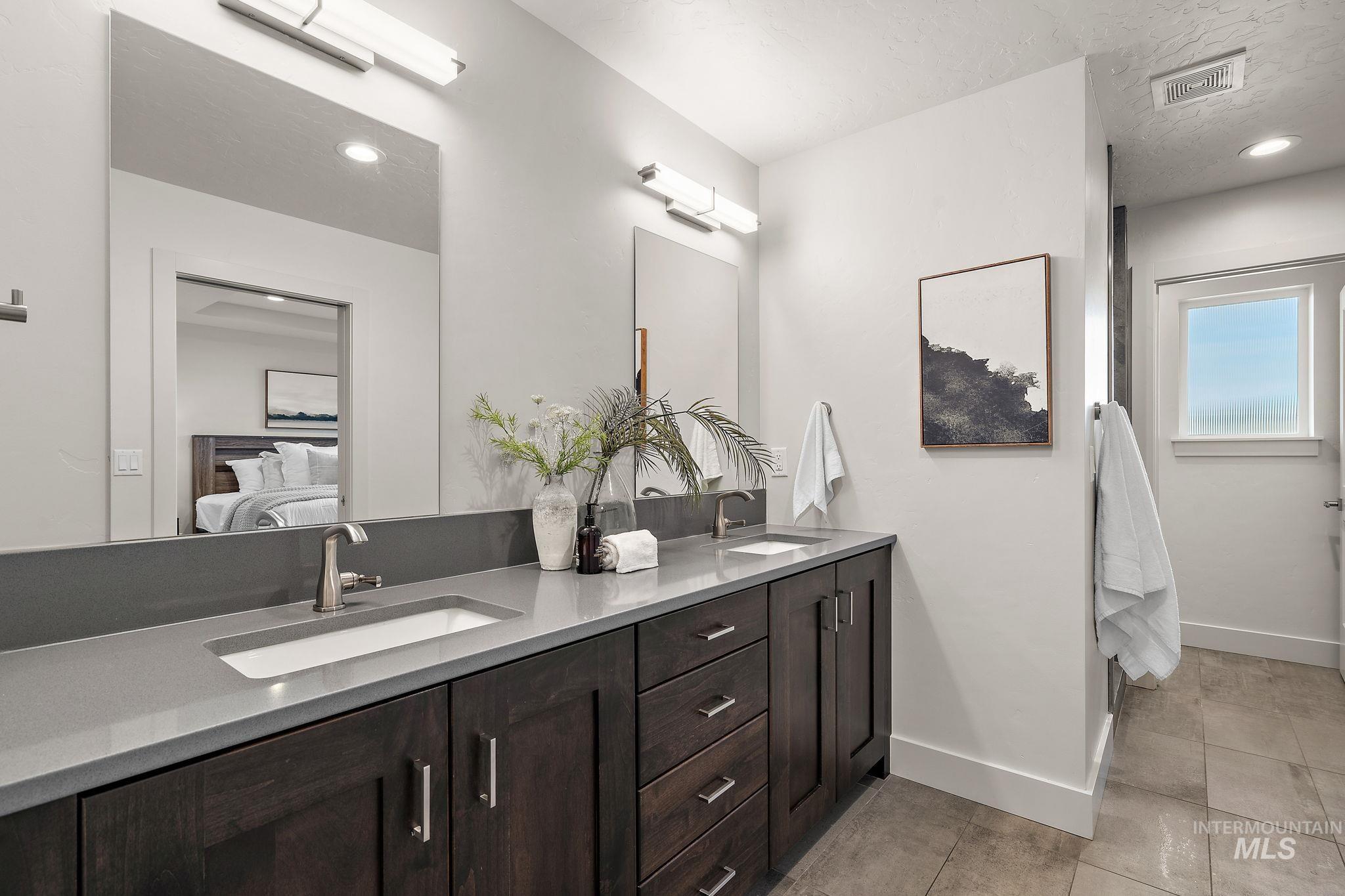 3033 S Trailwood Way, Boise, Idaho 83716, 3 Bedrooms, 3.5 Bathrooms, Residential For Sale, Price $640,000, 98961451