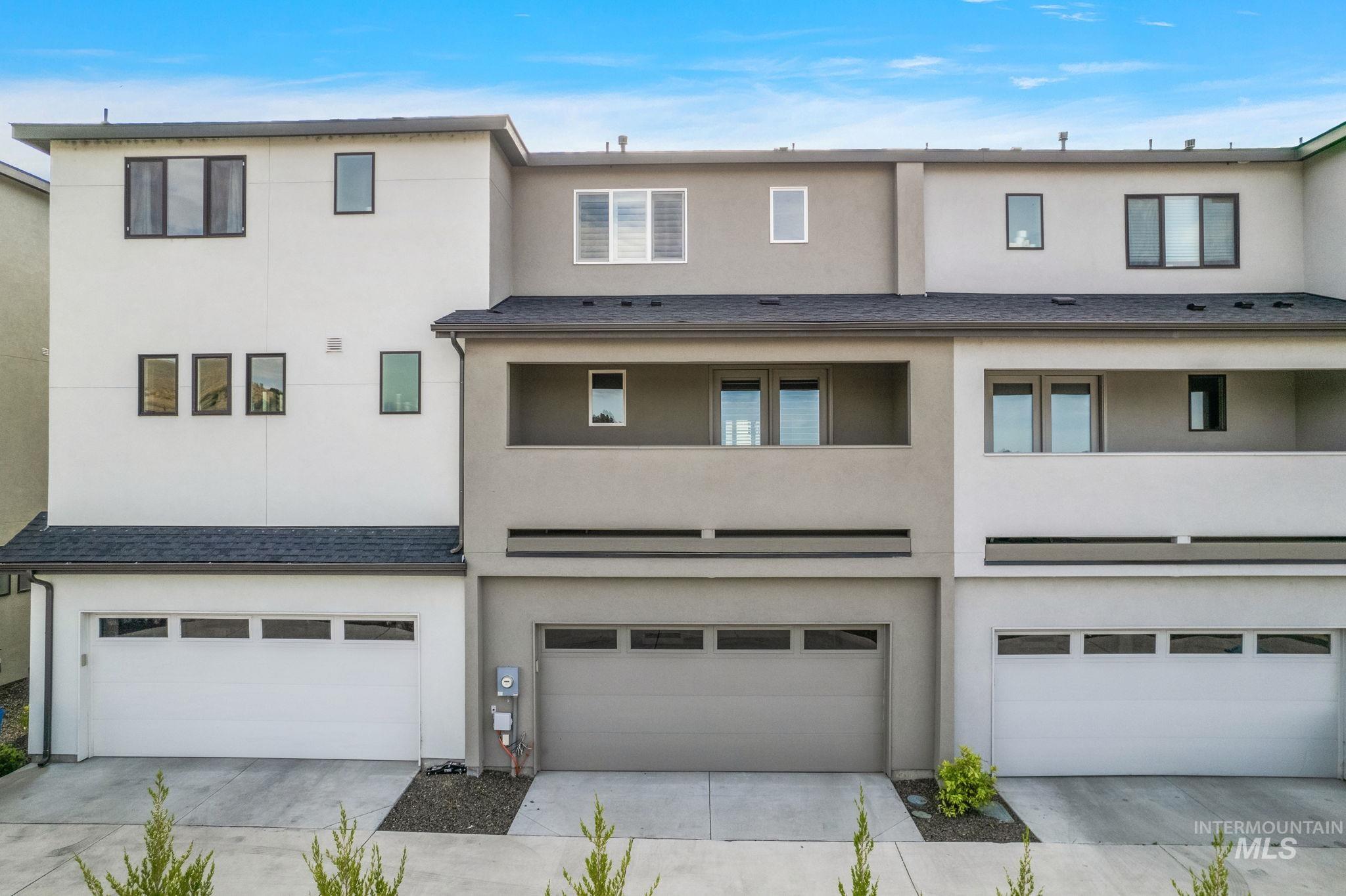 3033 S Trailwood Way, Boise, Idaho 83716, 3 Bedrooms, 3.5 Bathrooms, Residential For Sale, Price $640,000, 98961451