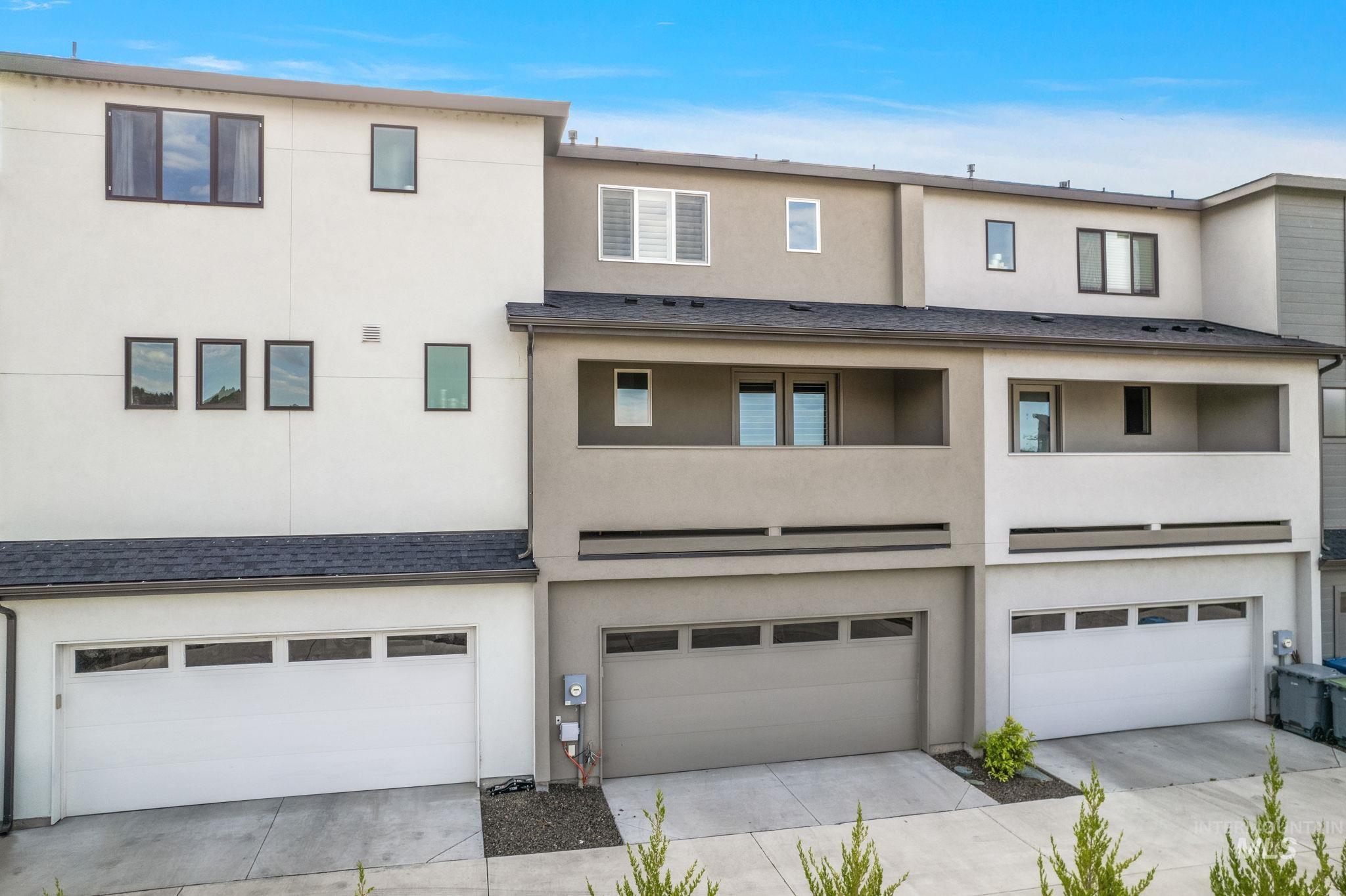 3033 S Trailwood Way, Boise, Idaho 83716, 3 Bedrooms, 3.5 Bathrooms, Residential For Sale, Price $640,000, 98961451