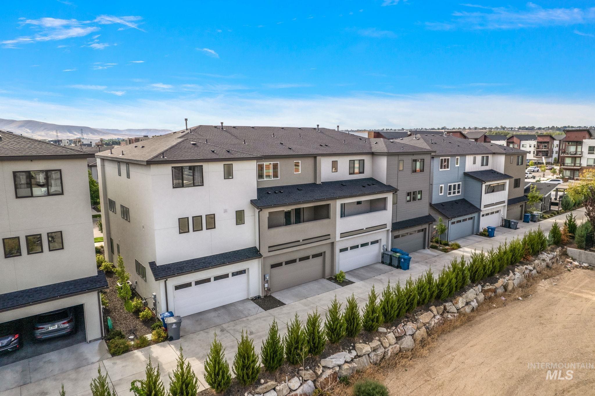 3033 S Trailwood Way, Boise, Idaho 83716, 3 Bedrooms, 3.5 Bathrooms, Residential For Sale, Price $640,000, 98961451