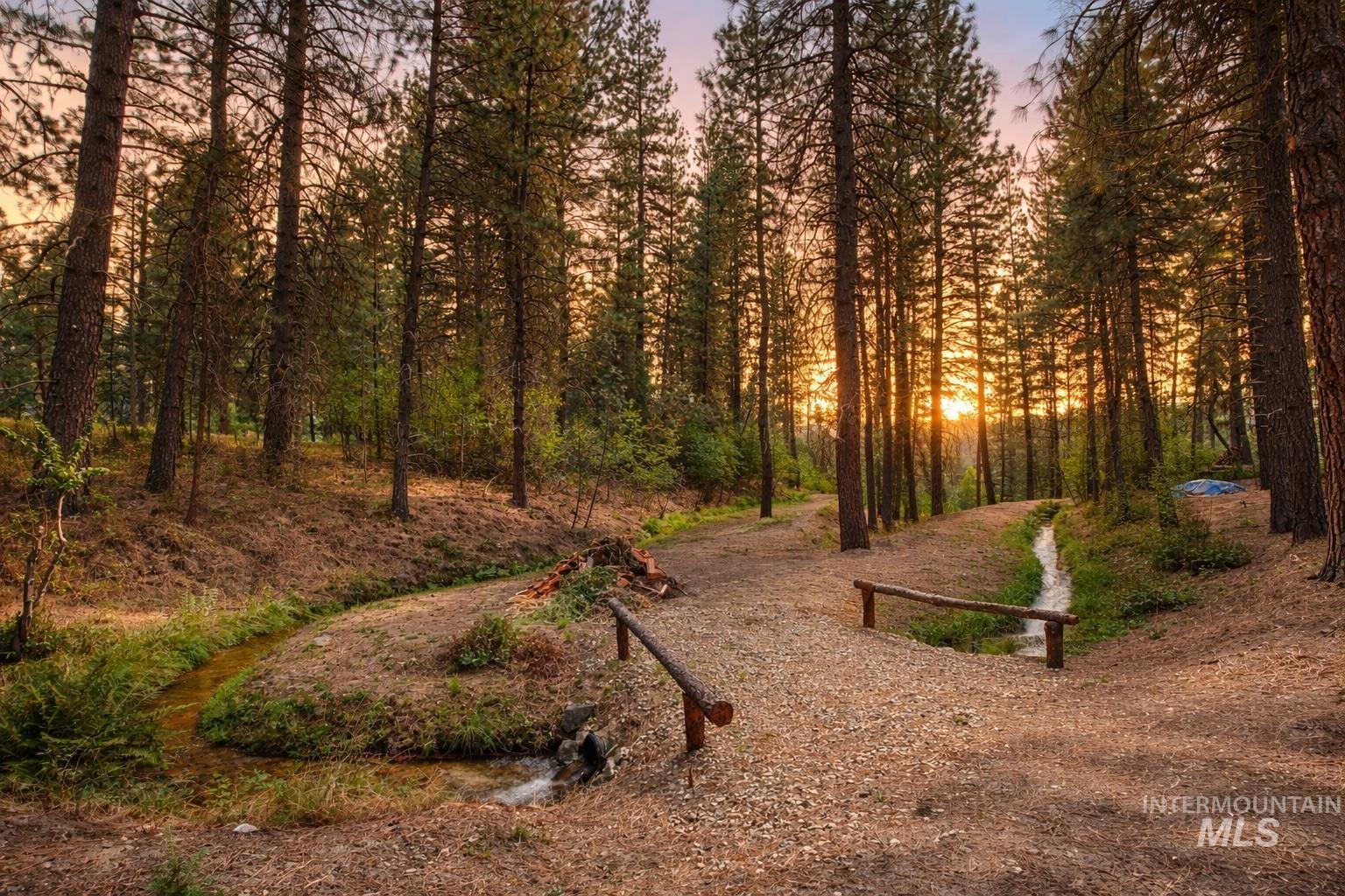 10 Cricket Rd, Garden Valley, Idaho 83622, 3 Bedrooms, 2 Bathrooms, Residential For Sale, Price $499,000,MLS 98961452