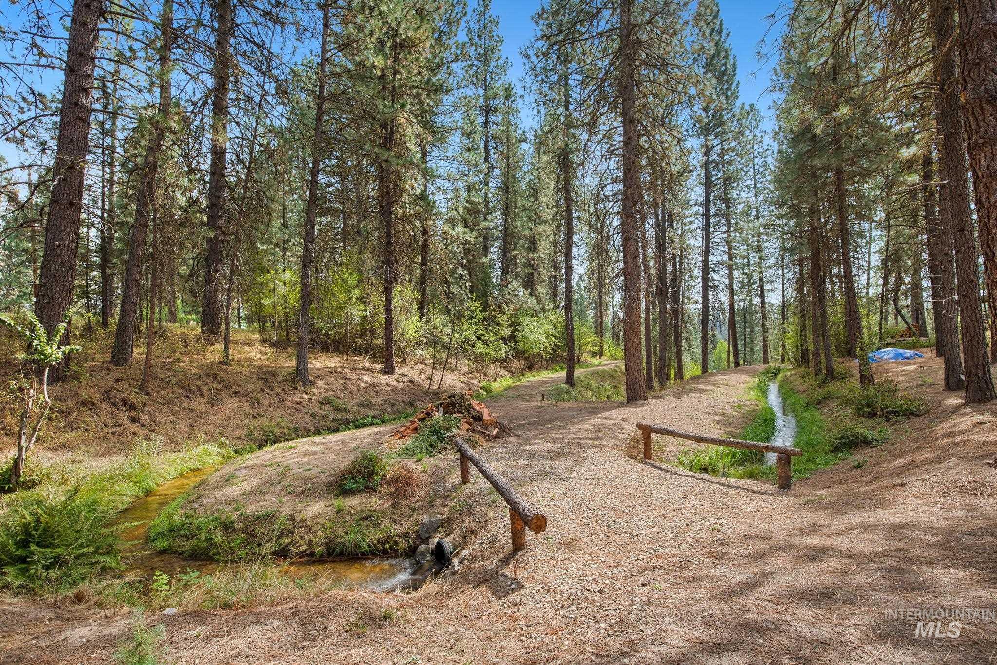 10 Cricket Rd, Garden Valley, Idaho 83622, 3 Bedrooms, 2 Bathrooms, Residential For Sale, Price $499,000,MLS 98961452