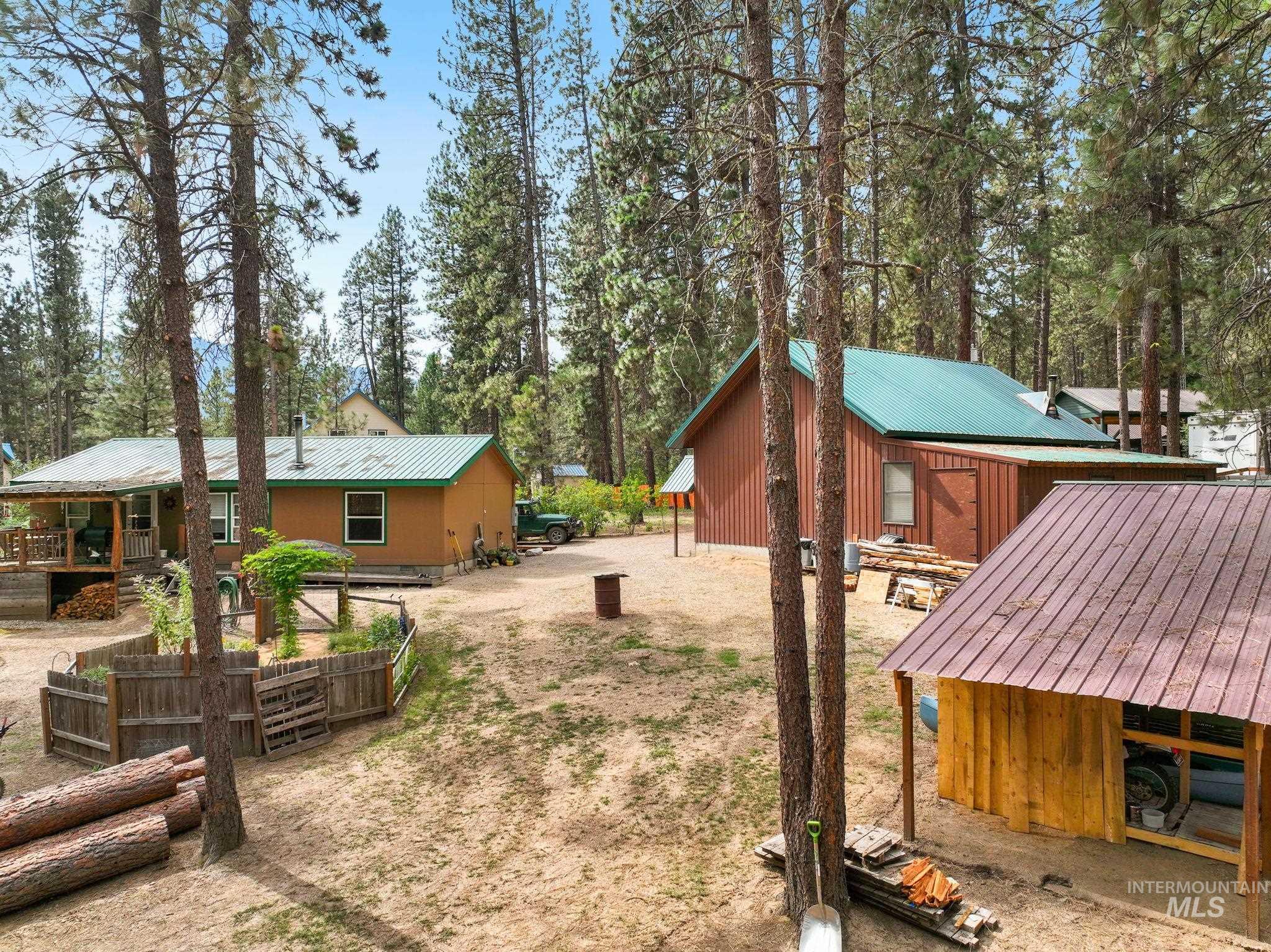 10 Cricket Rd, Garden Valley, Idaho 83622, 3 Bedrooms, 2 Bathrooms, Residential For Sale, Price $499,000,MLS 98961452